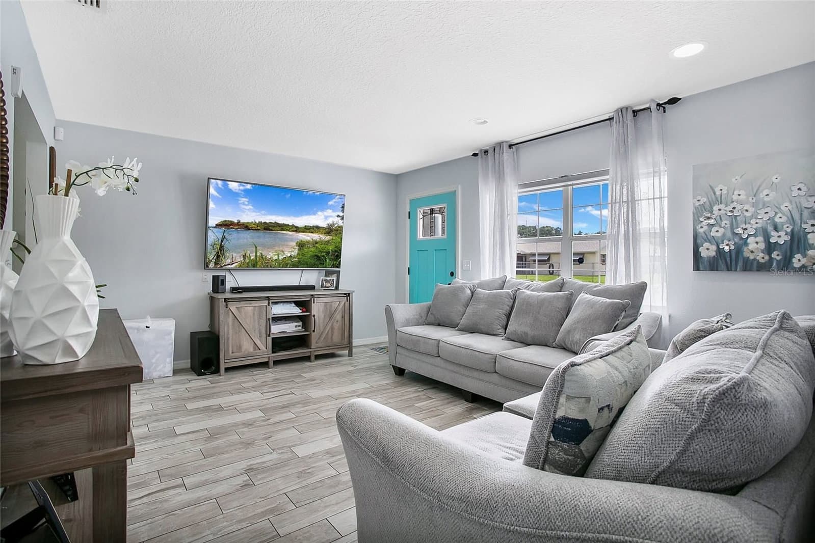 614 SIDNEY