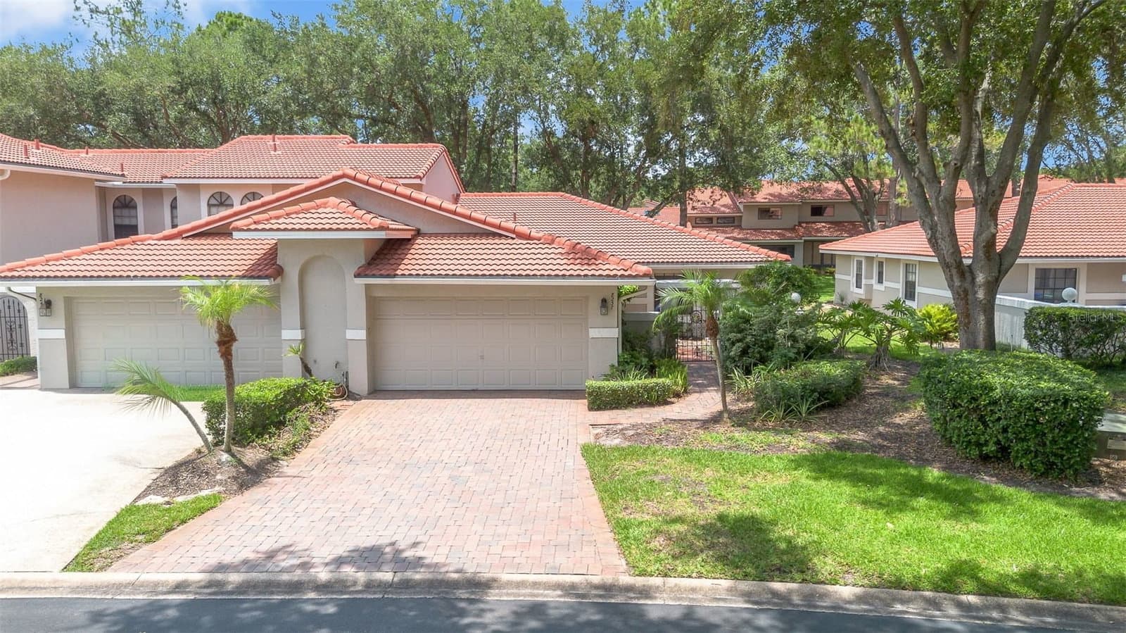8237 BREEZE COVE