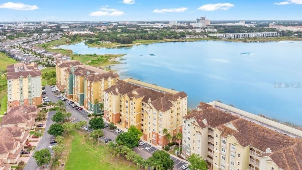 8755 THE ESPLANADE