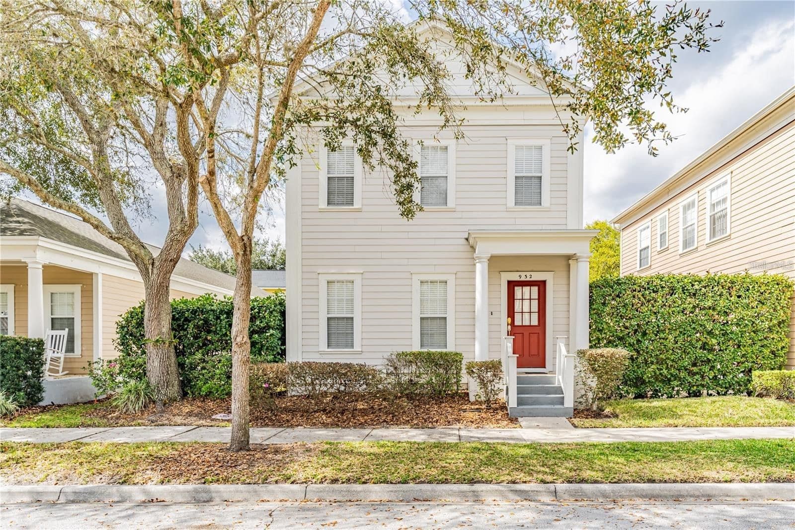 932 PAWSTAND, Celebration, FL