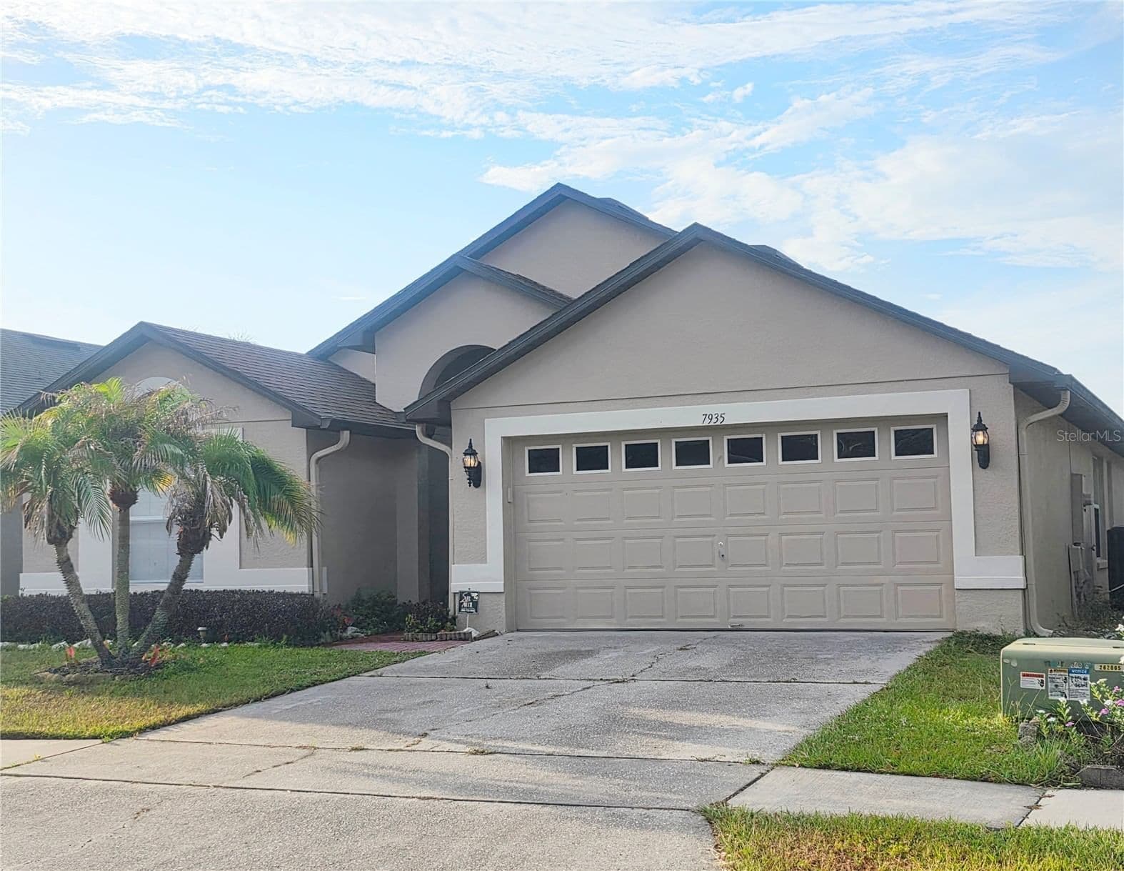 7935 OAKSTONE