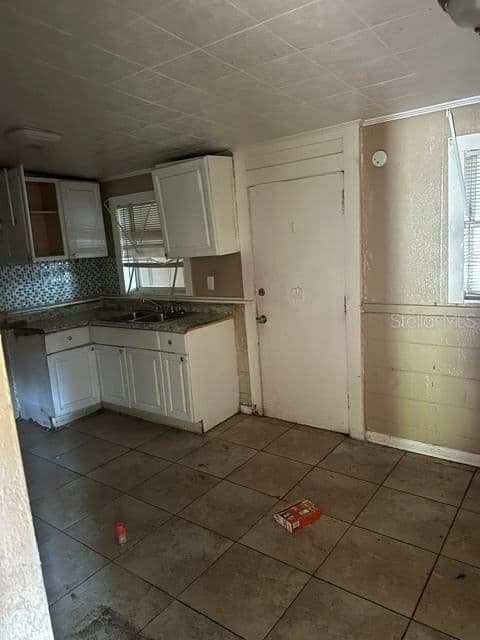 Photo 4 of 3915 AVENUE Q