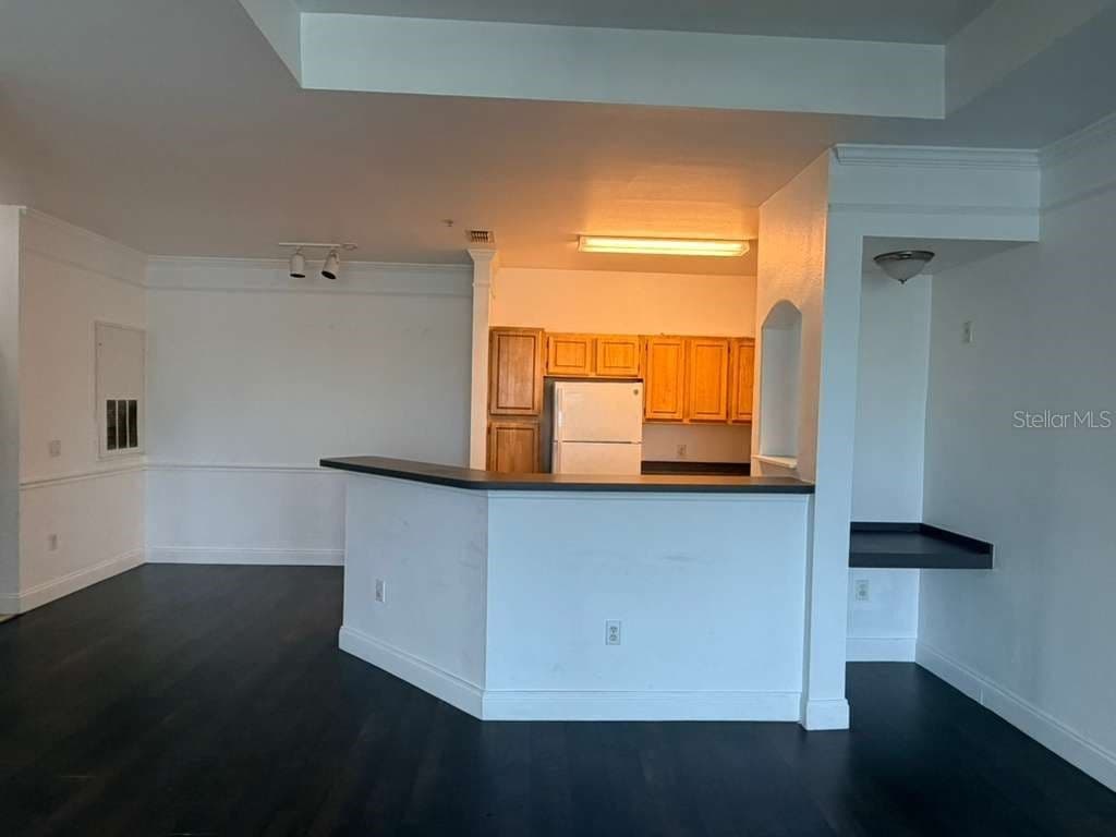 6413 ASTOR VILLAGE