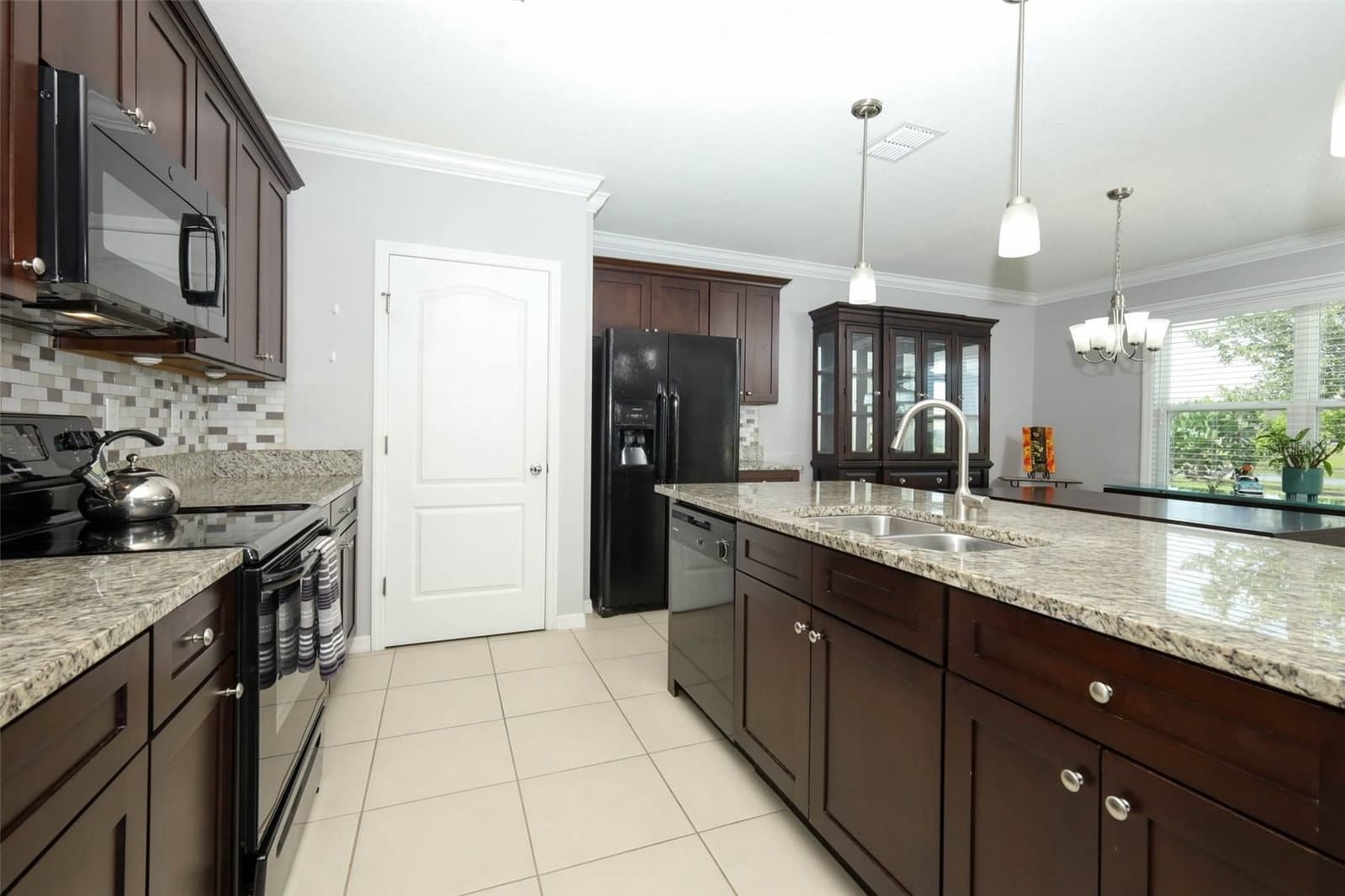 3802 BISHOP LANDING