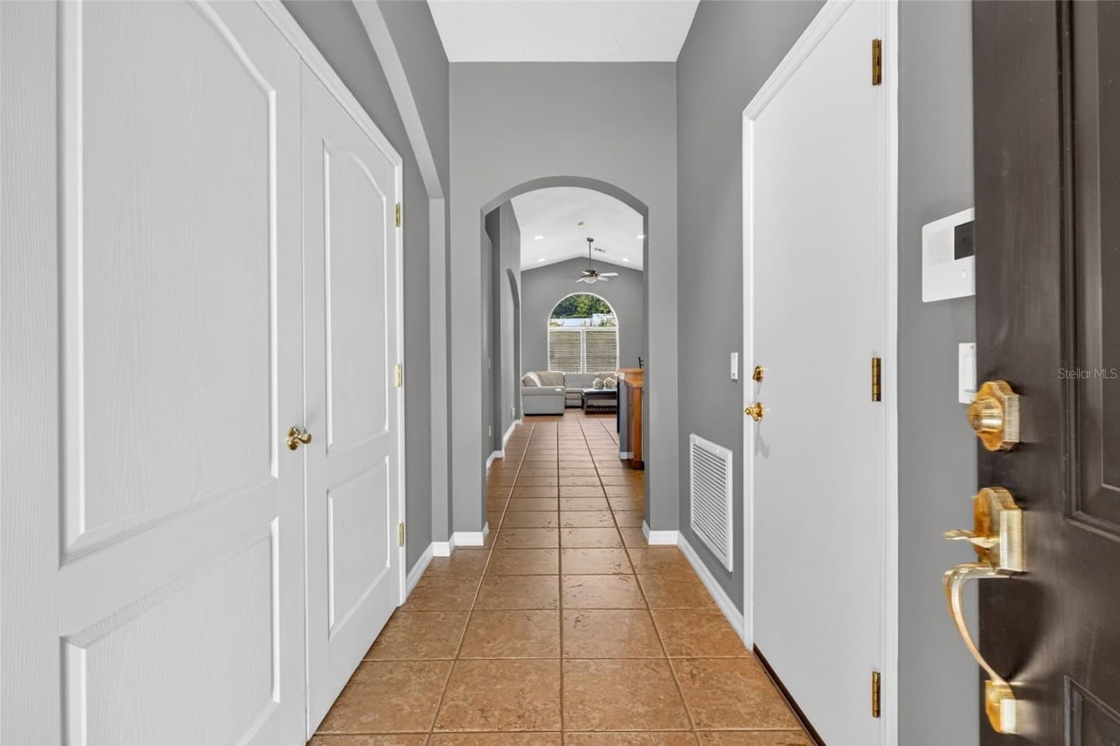4618 CONROY CLUB