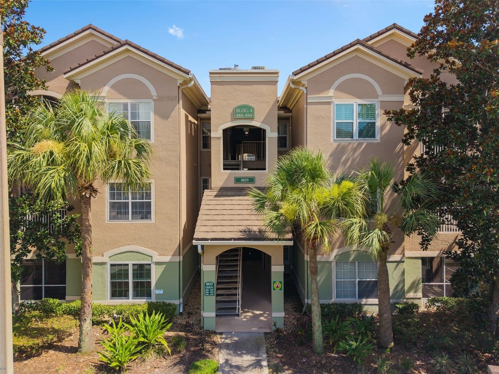 4833 CYPRESS WOODS