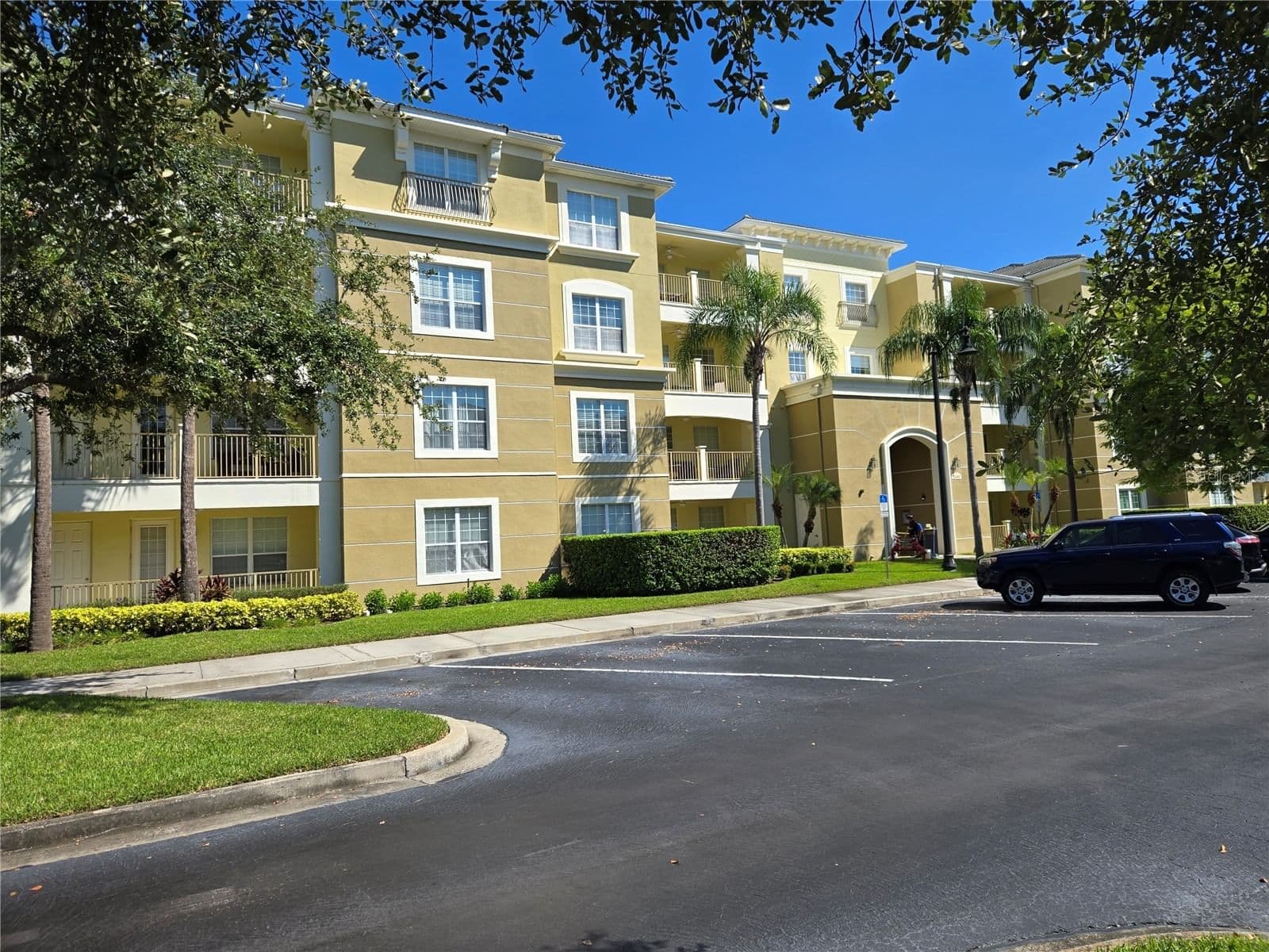 5049 SHOREWAY