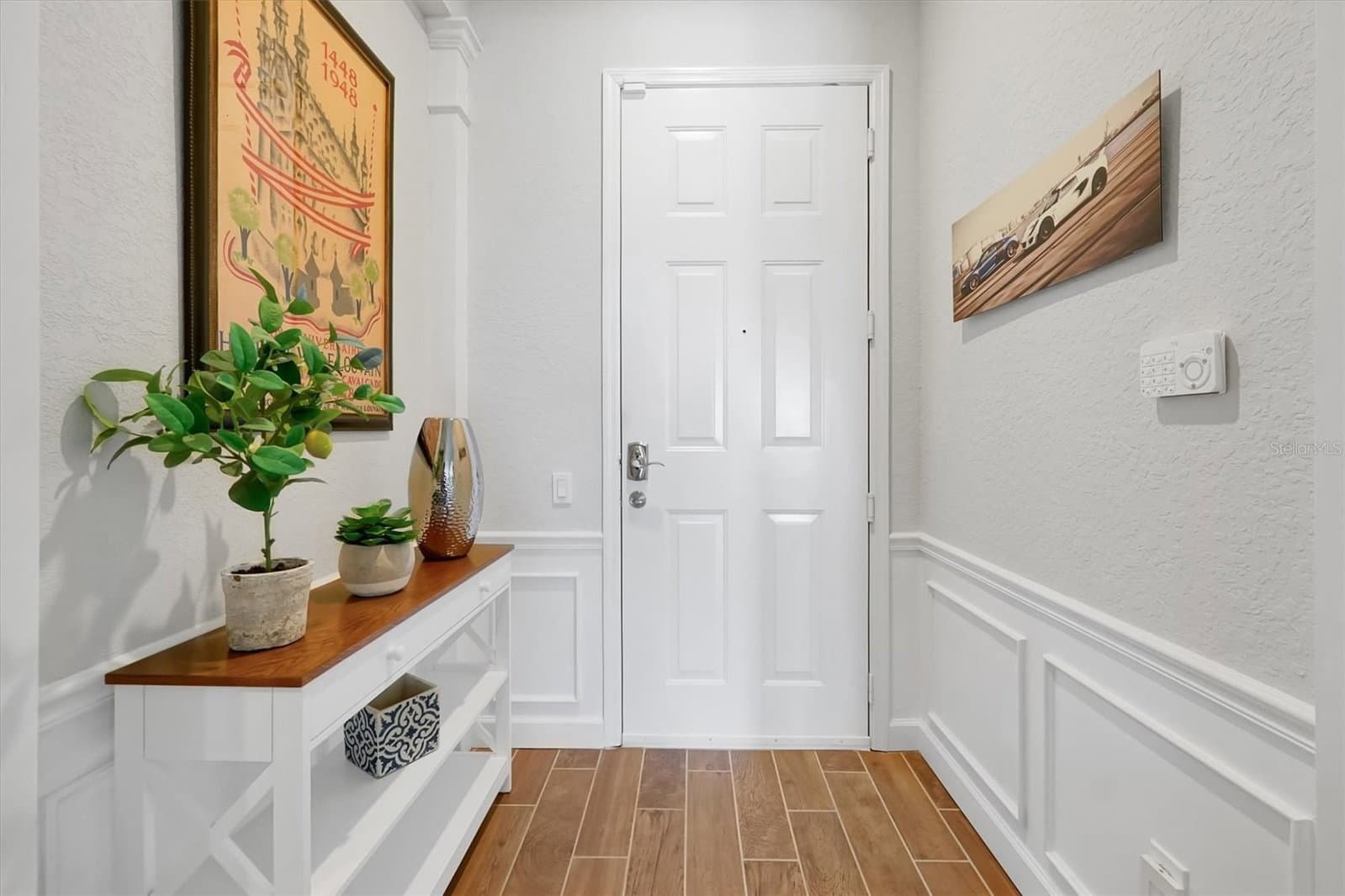 Photo 4 of 5048 SHOREWAY