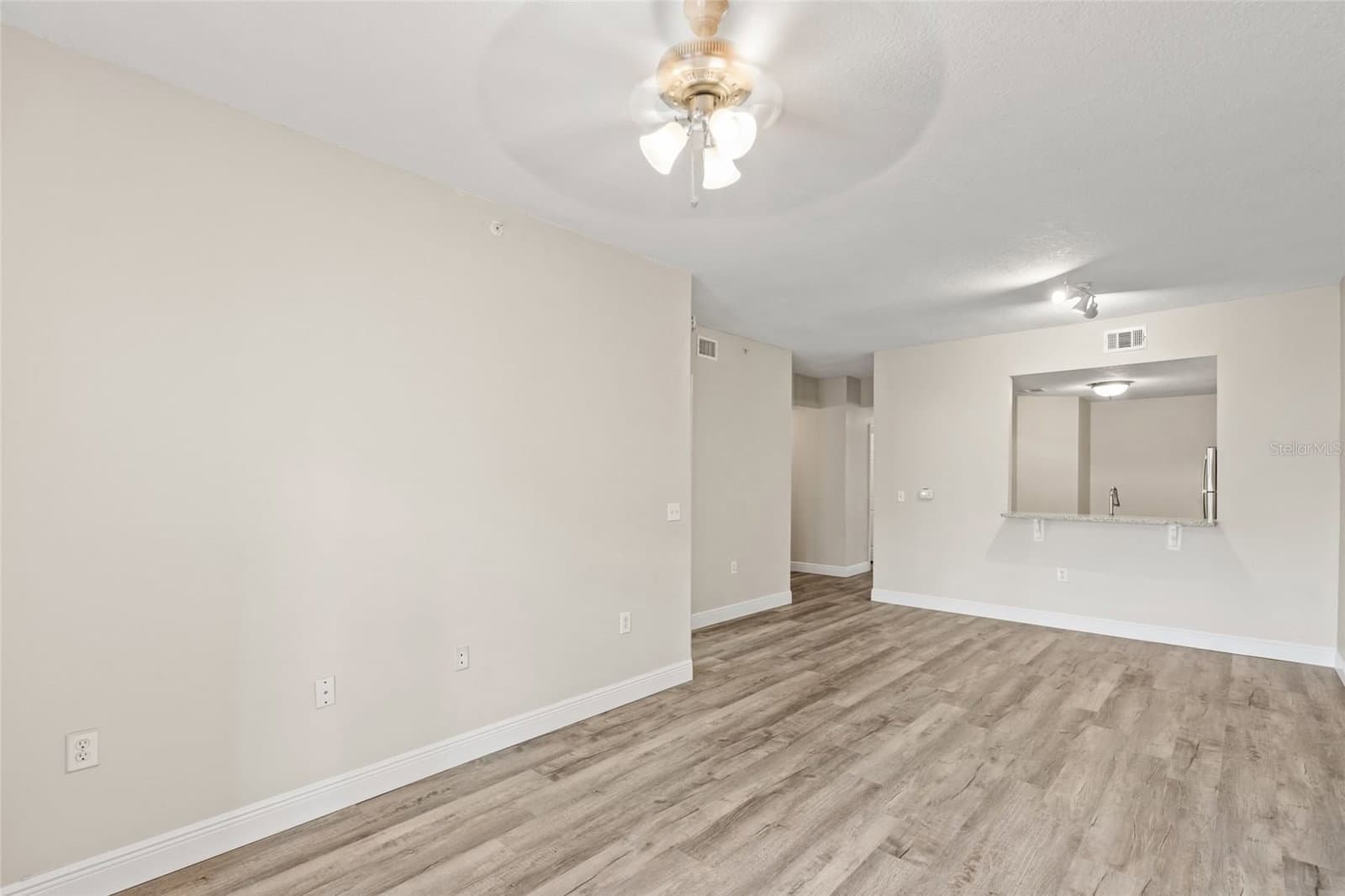 Photo 4 of 10855 WINDSOR WALK
