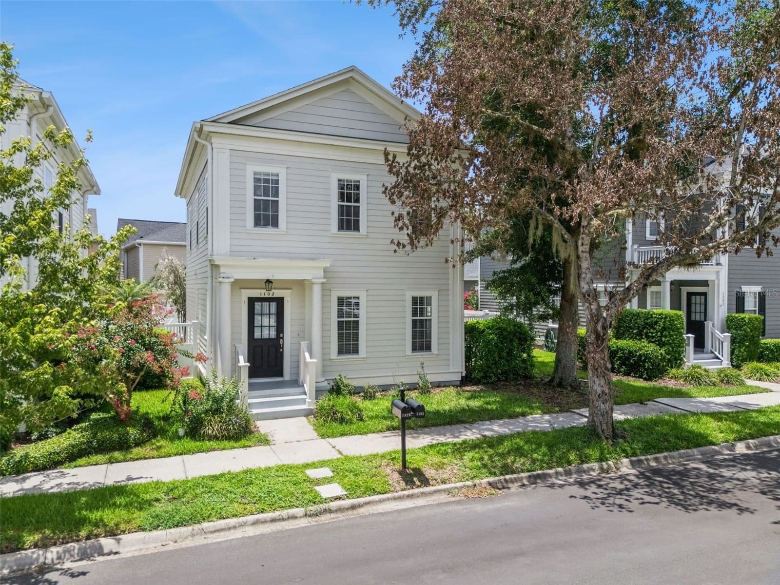 1102 GOLDENASTER