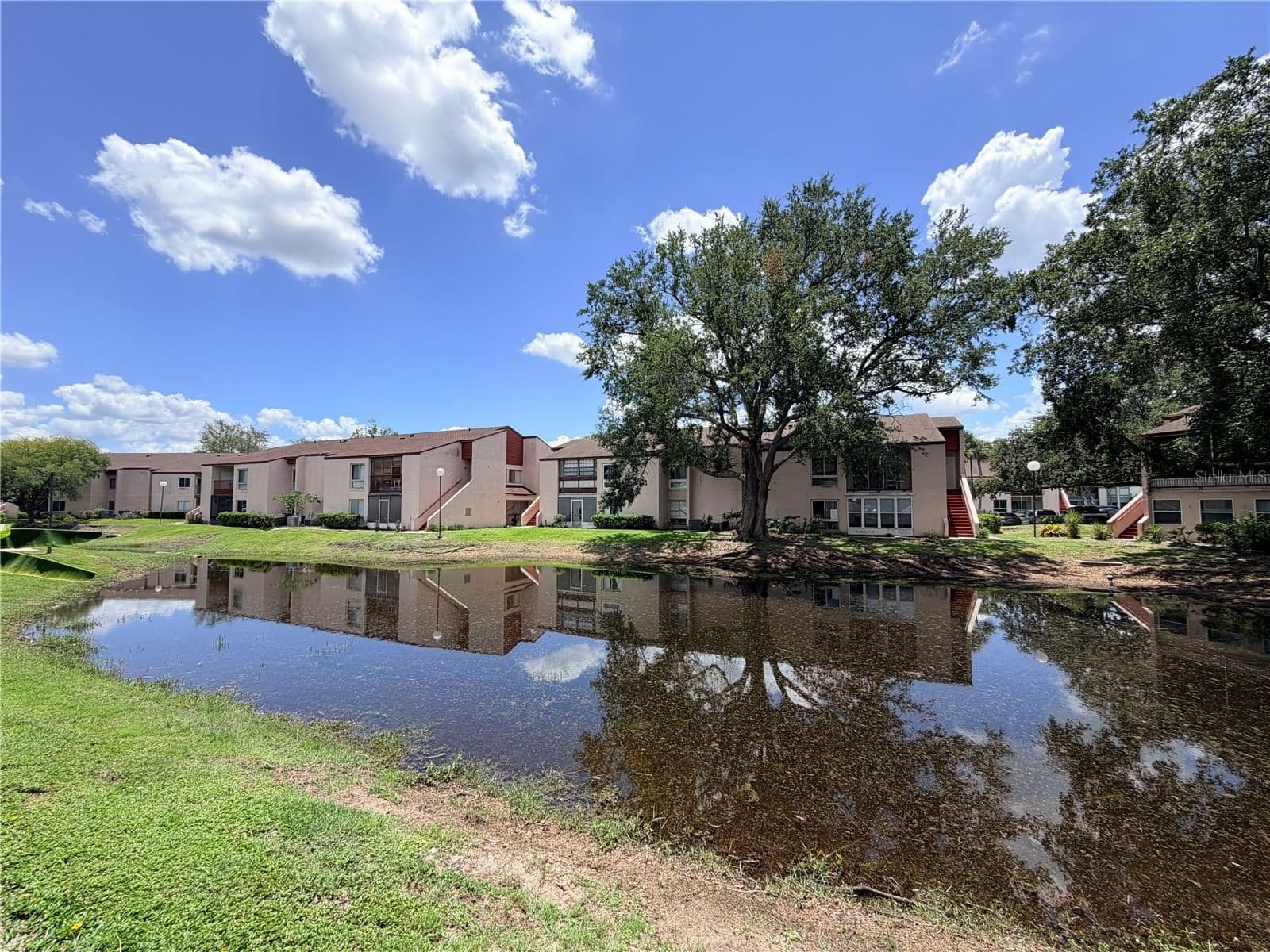 Photo 4 of 2562 LAKEWAY BRANCH DRIVE