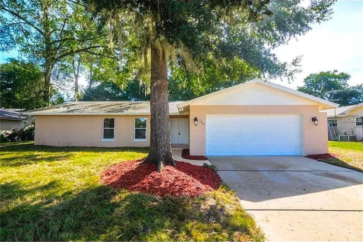 100 HUNTSWOOD, Longwood, FL