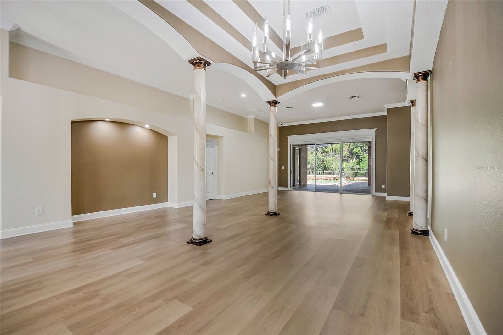 8615 WARWICK SHORE