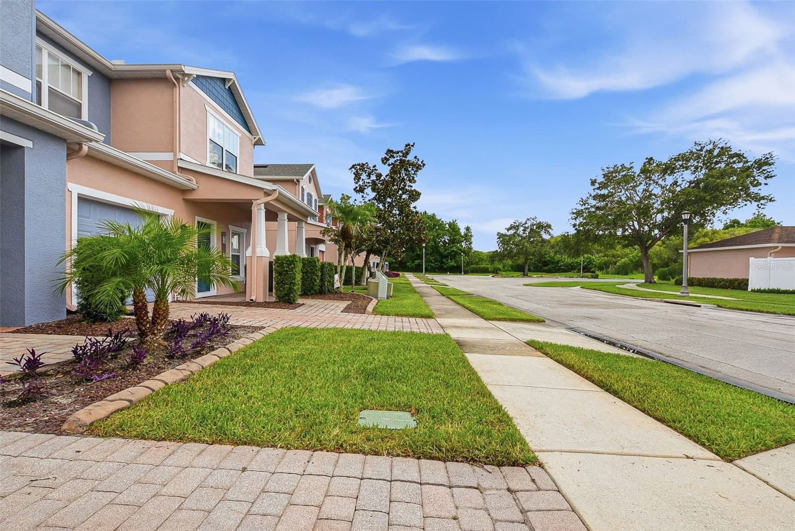 901 PINE POINTE