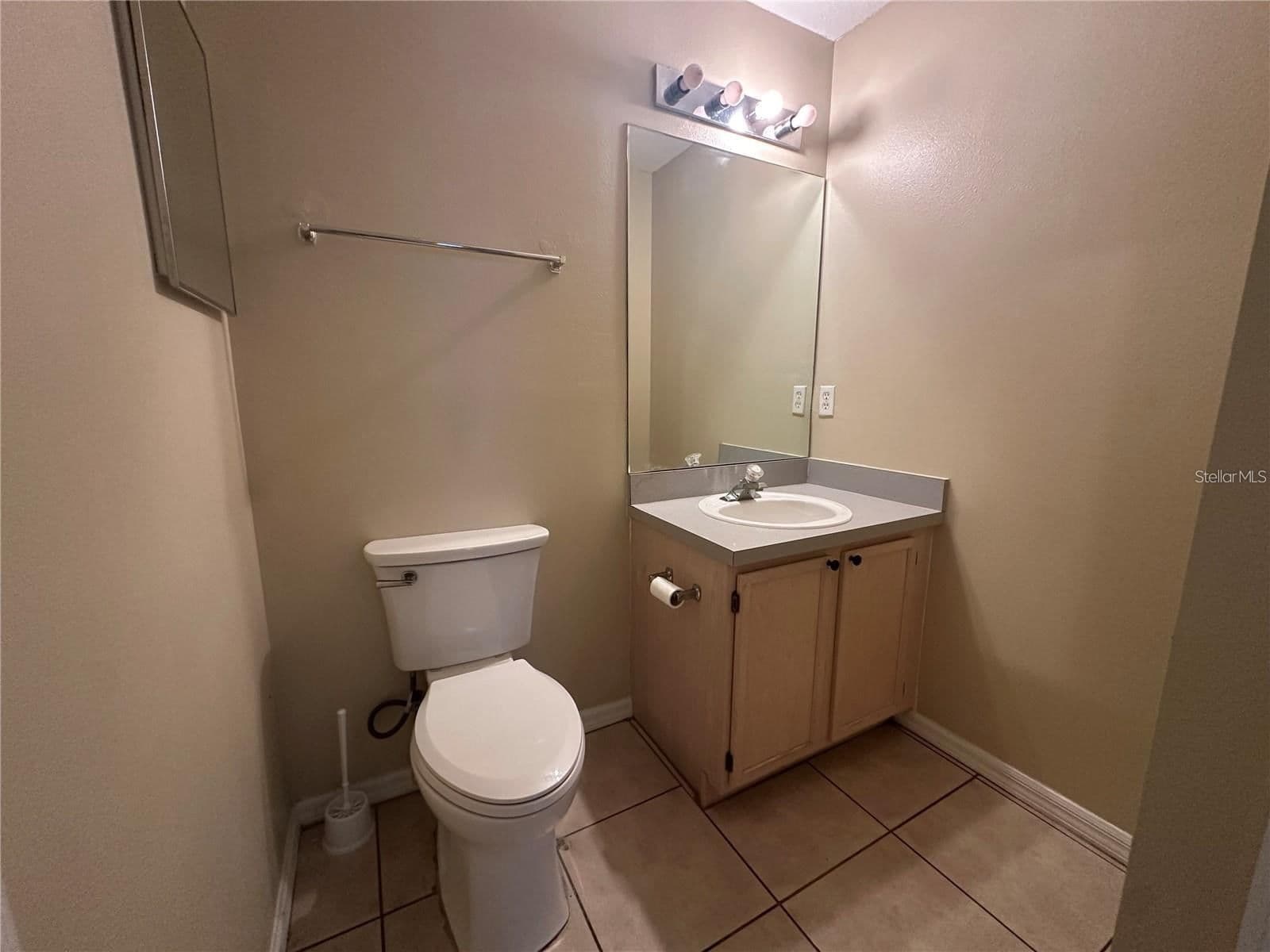 Photo 4 of 17432 WOODCREST