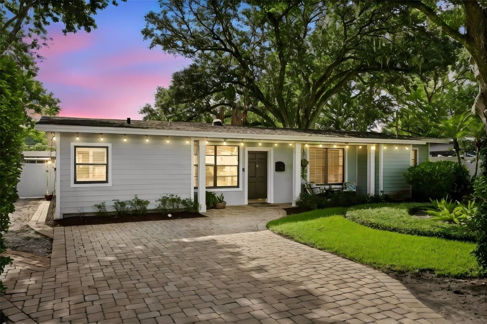 1562 ARBOR PARK
