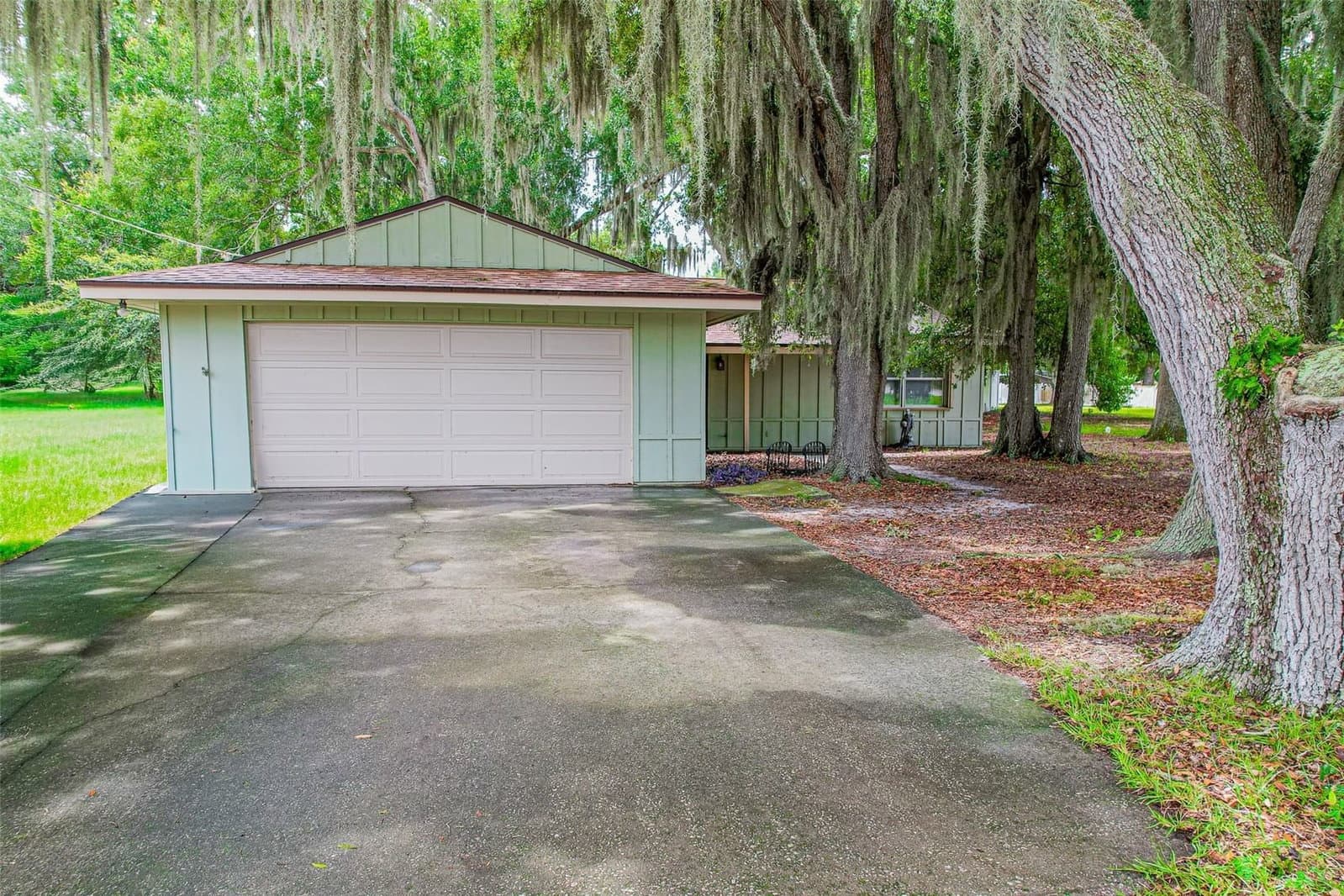 4604 CRYSTAL BEACH