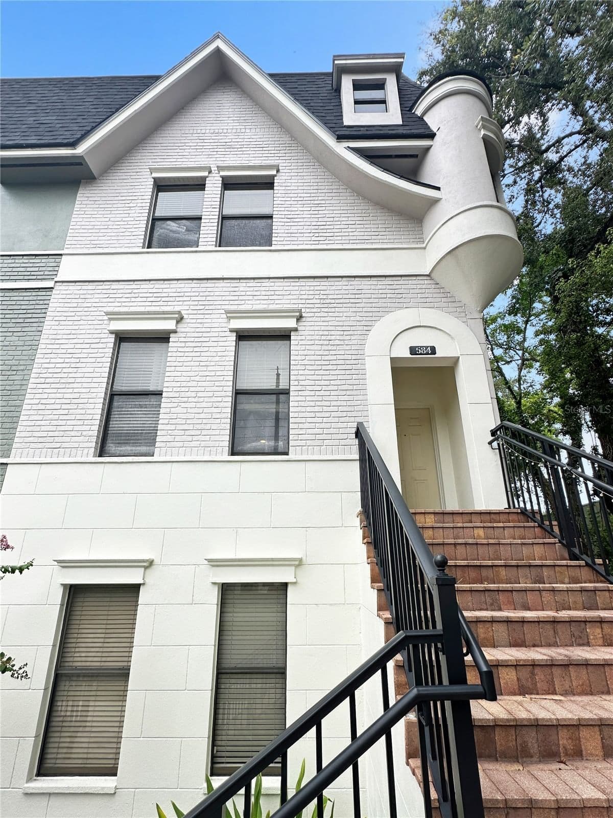 584 COPLEY