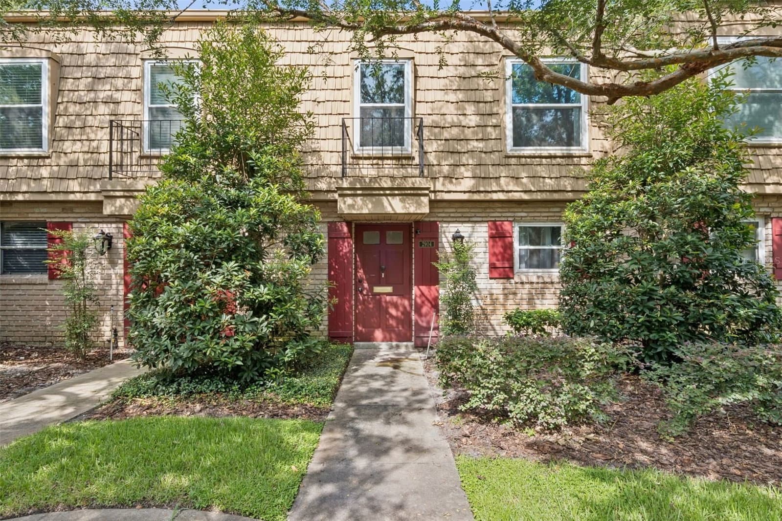200 SAINT ANDREWS