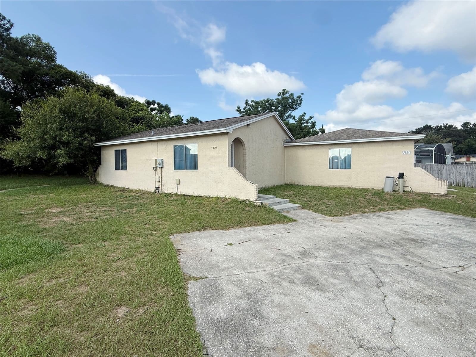 7425 VILLAS OAK
