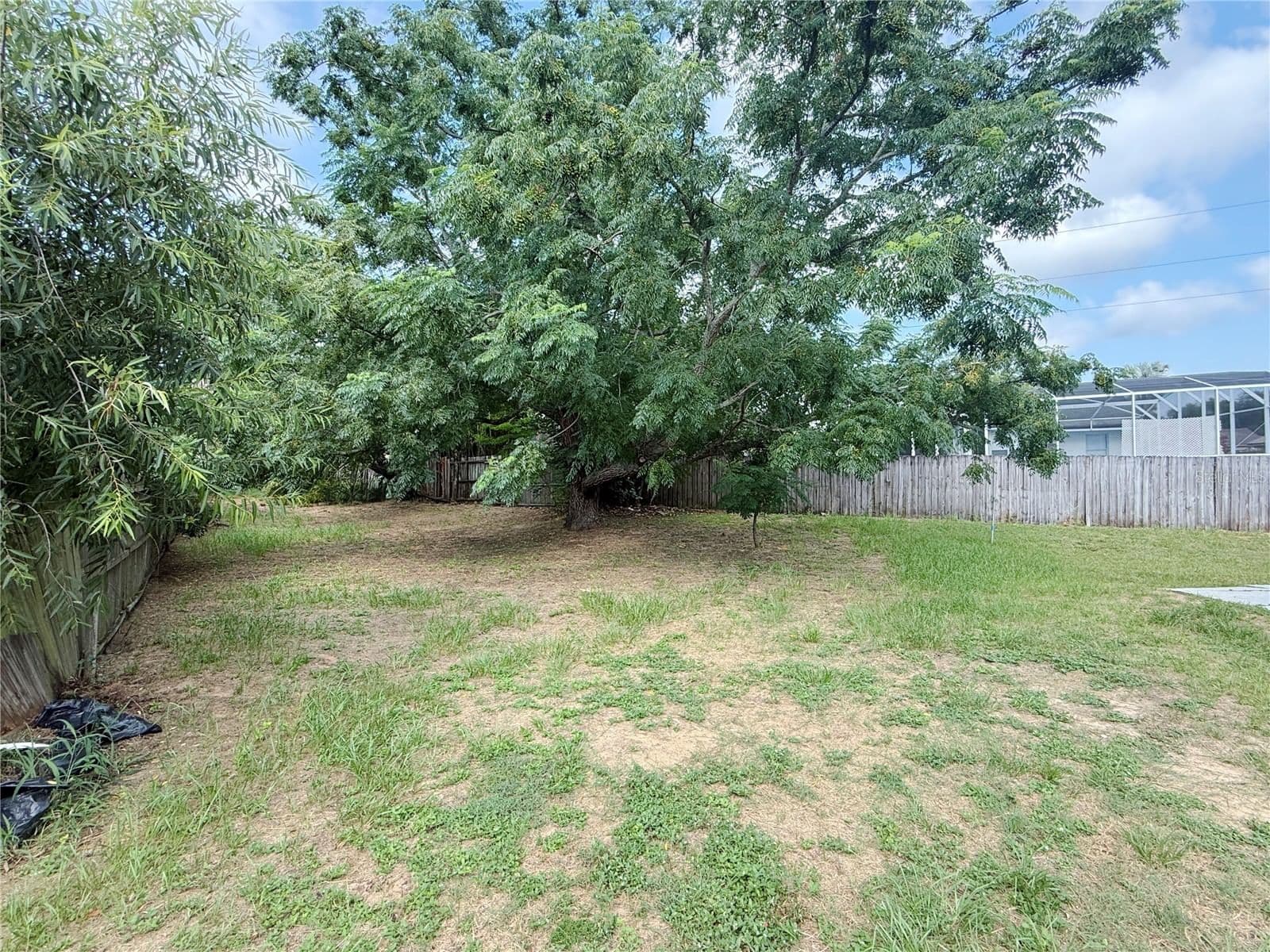 Photo 4 of 7425 VILLAS OAK