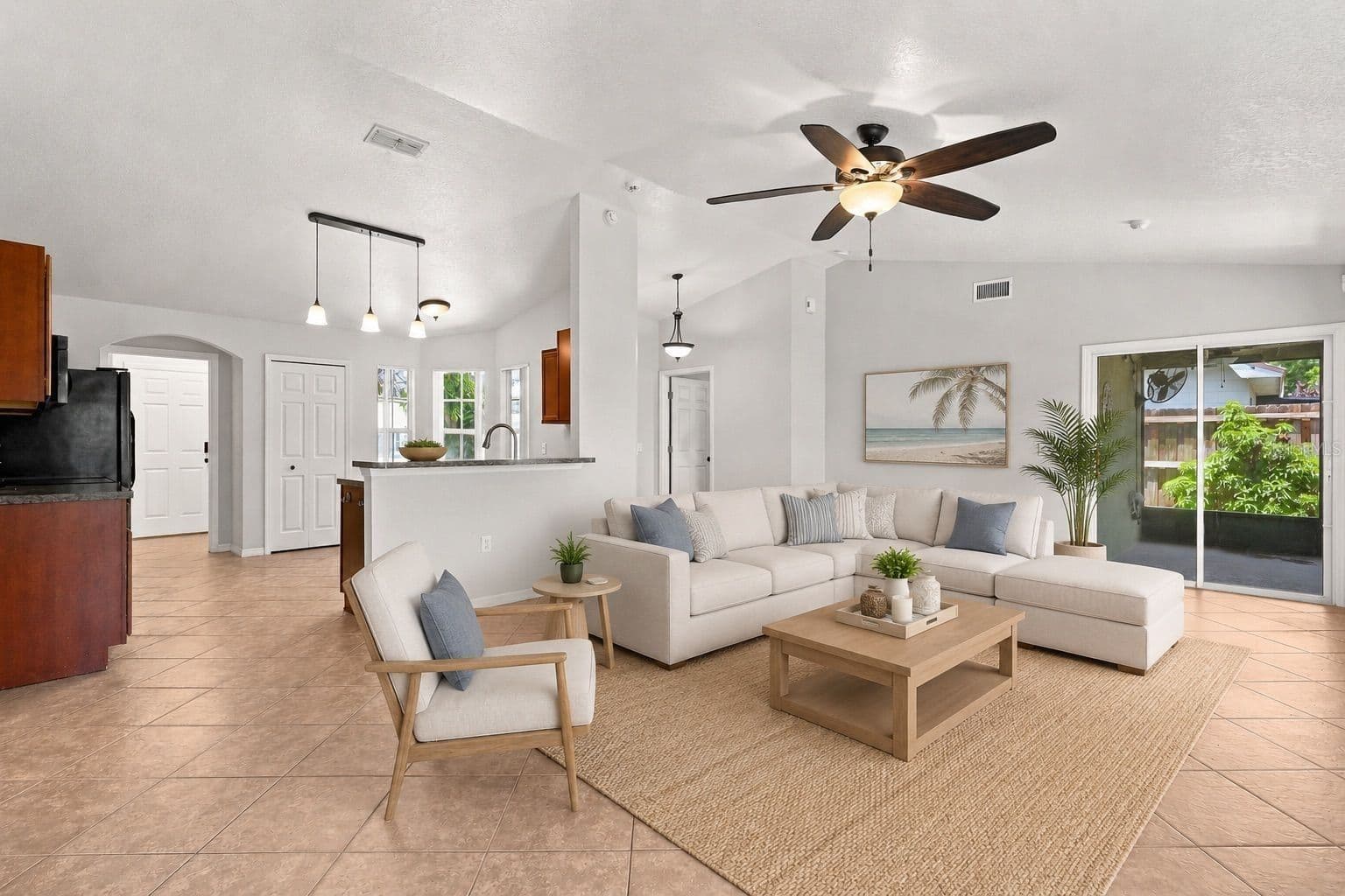 Photo 4 of 1079 SUNSHINE WAY SW
