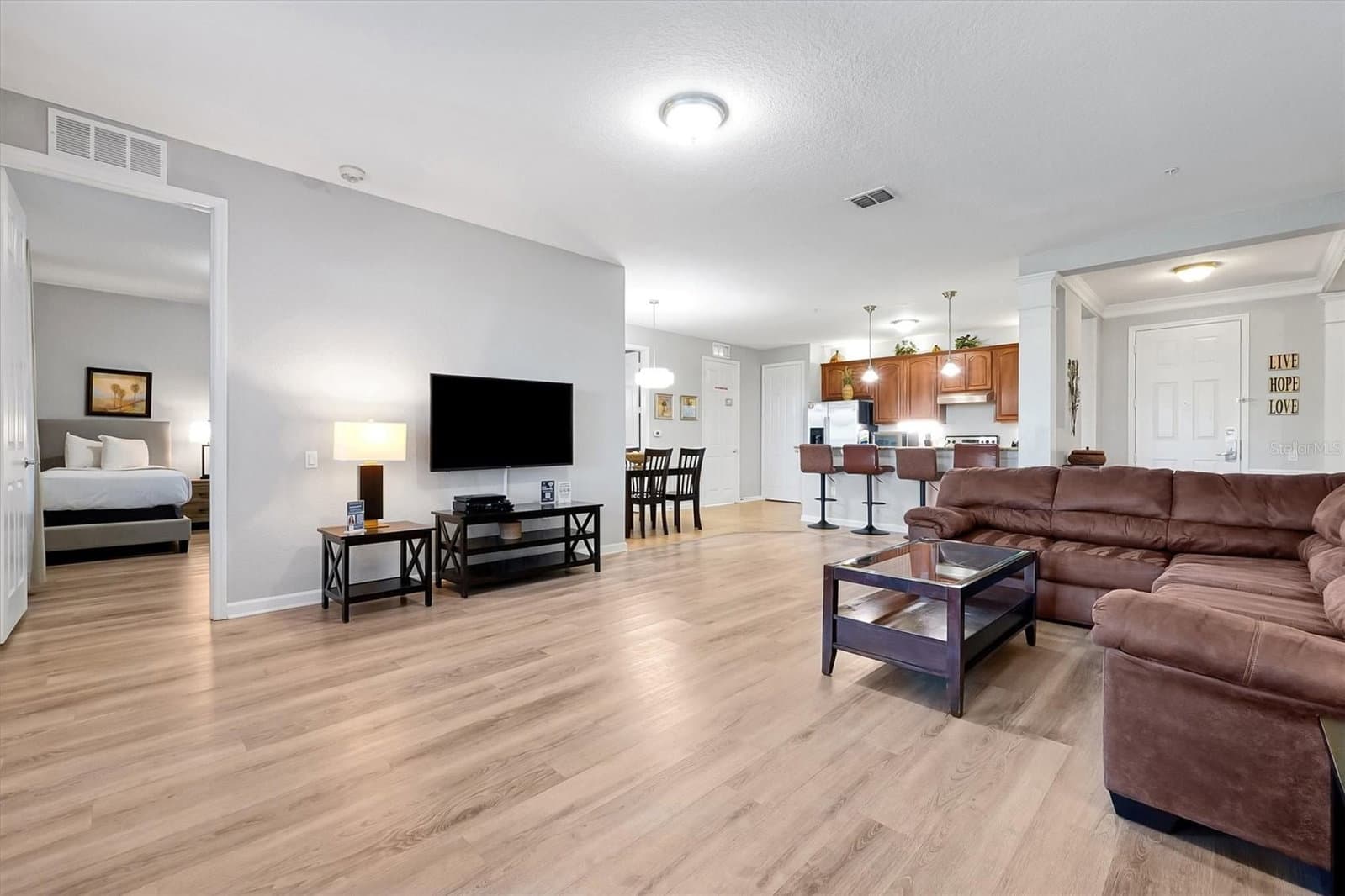 Photo 5 of 5048 SHOREWAY