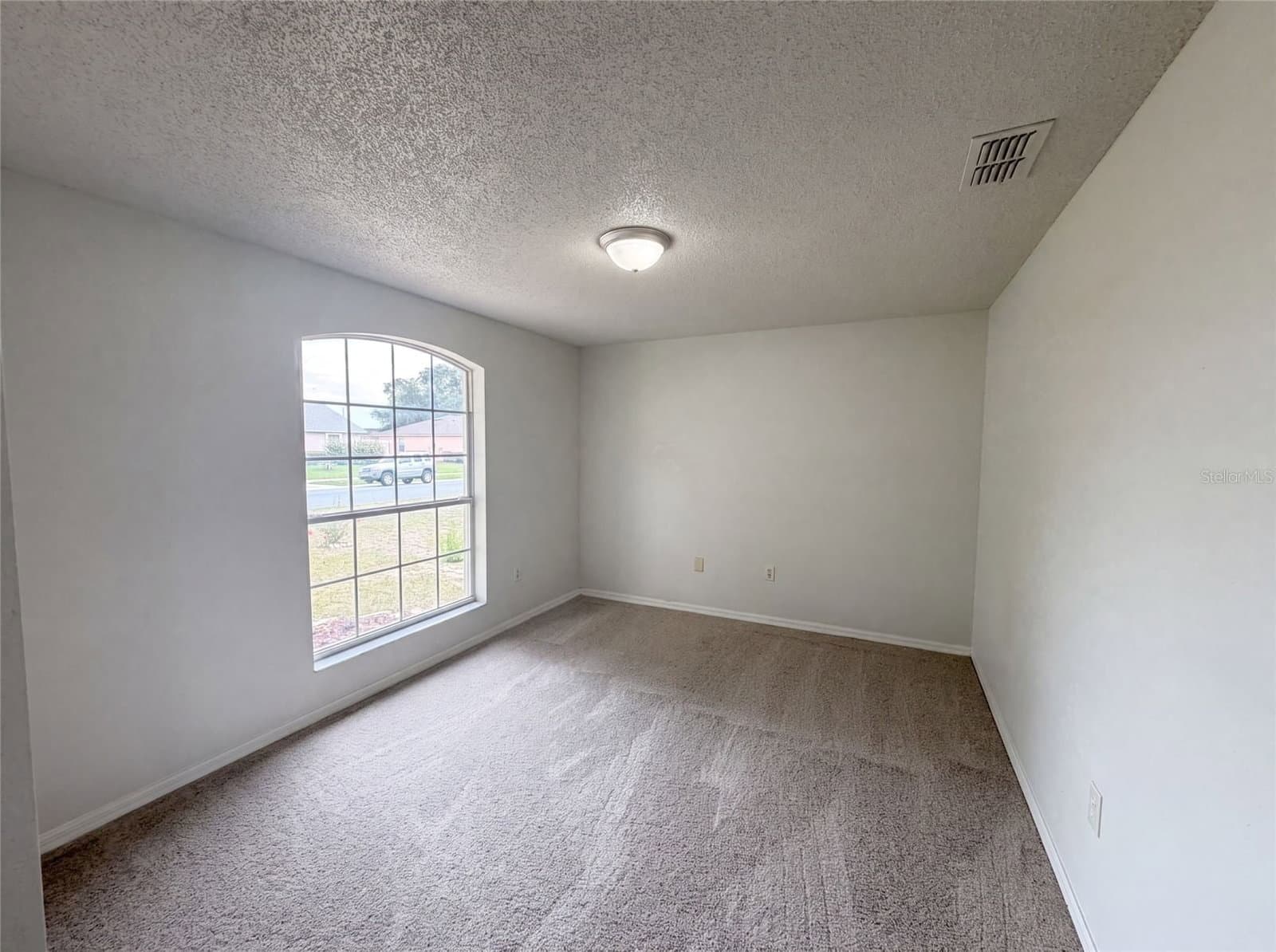 Photo 4 of 1038 HIGHLAND CREST