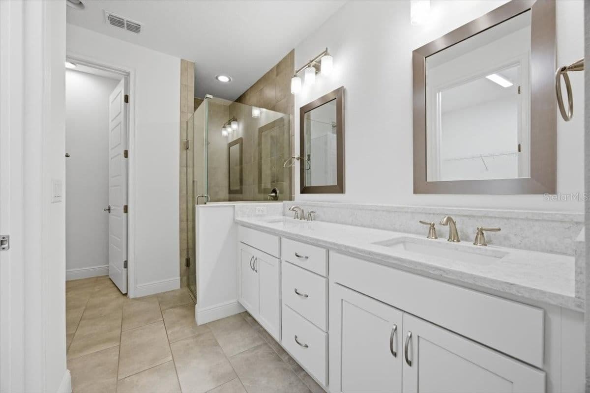 Photo 5 of 9874 BUCKLOW HILL