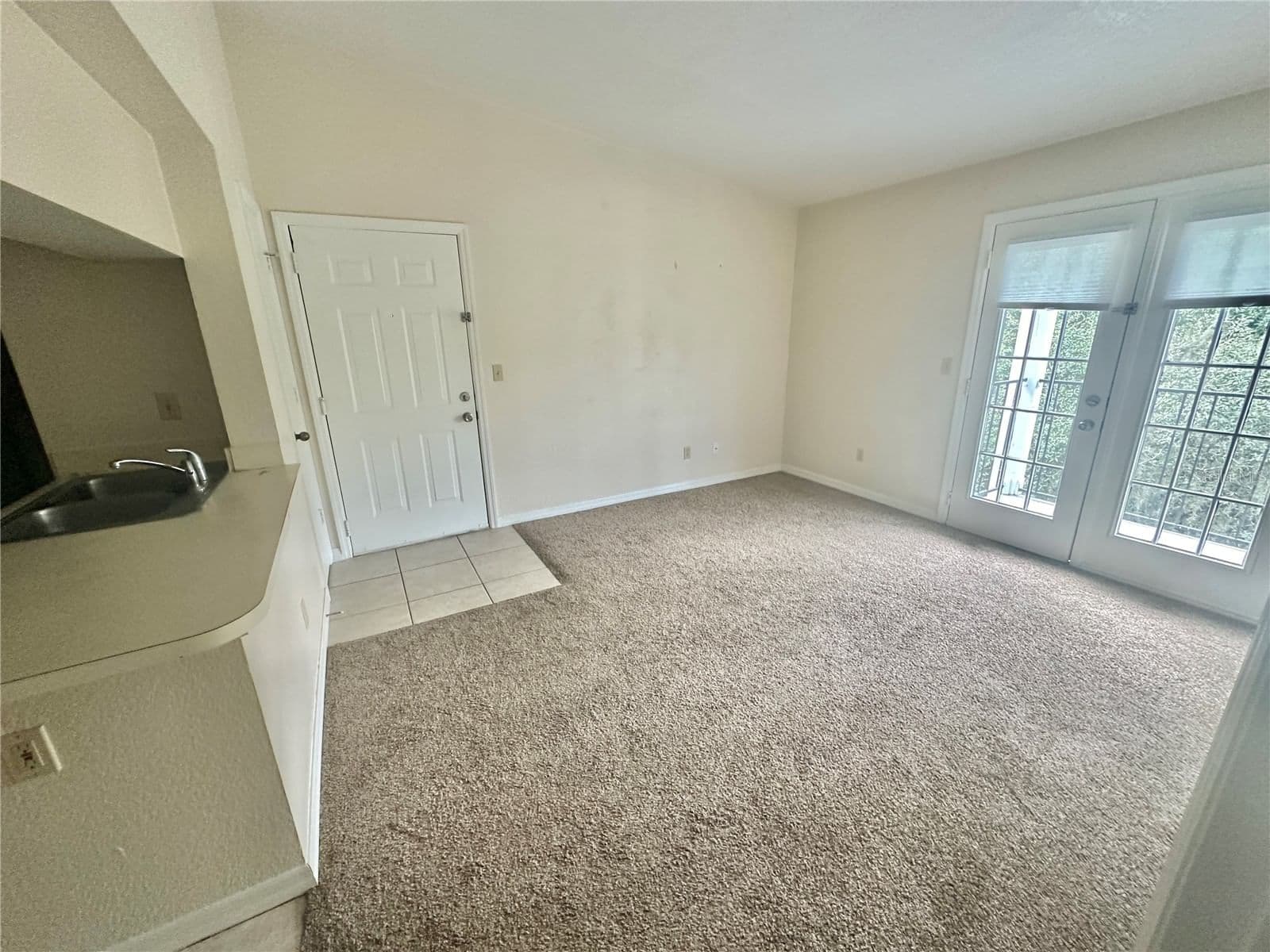 Photo 5 of 2550 ALAFAYA