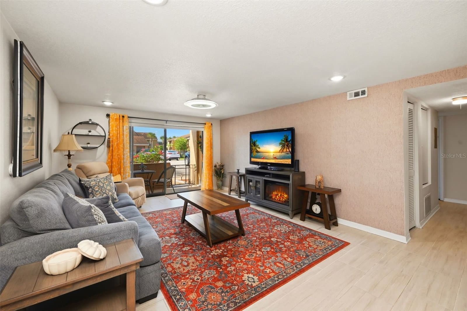 Photo 5 of 5195 VINELAND