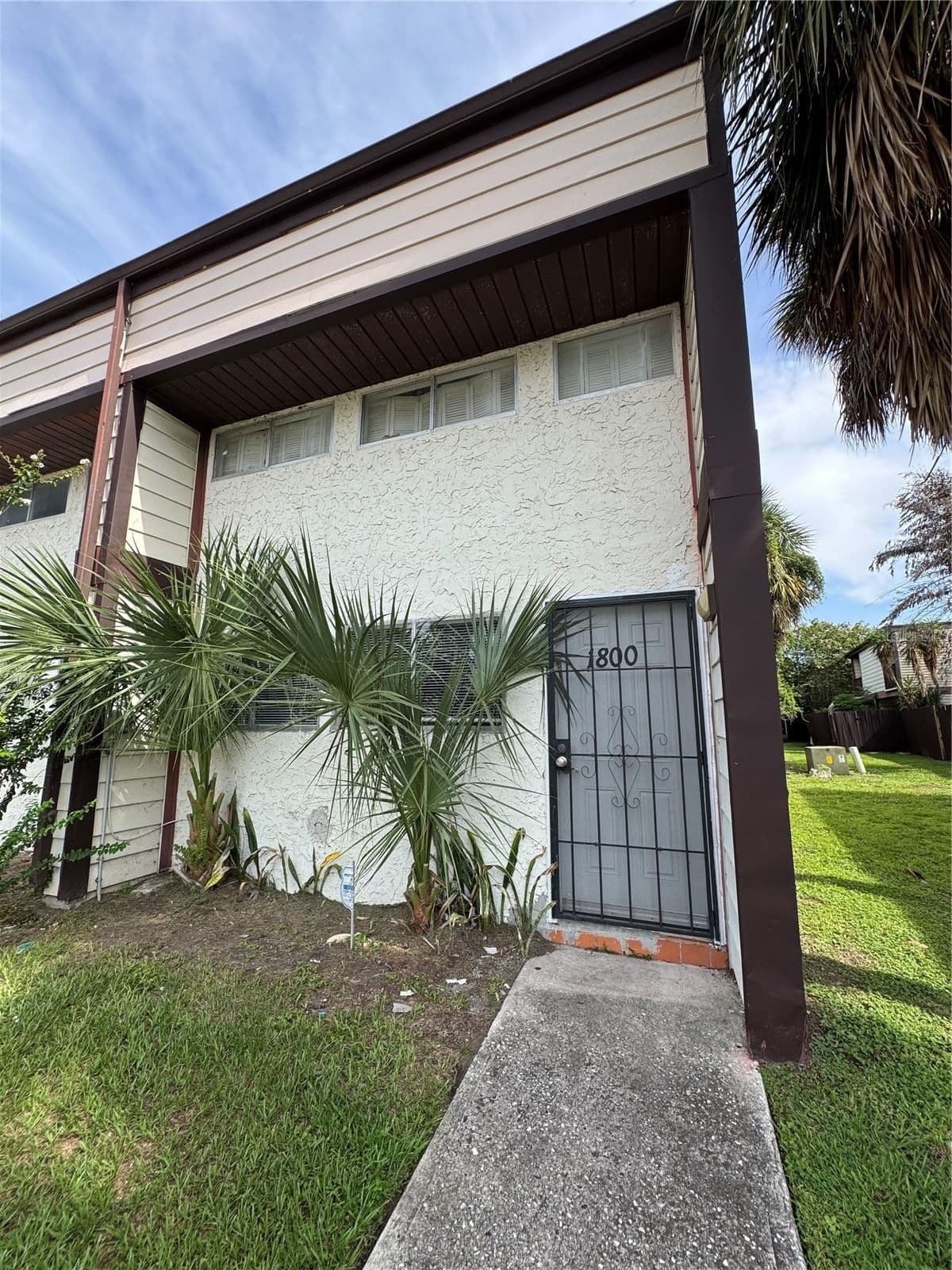 1800 WARRINGWOOD