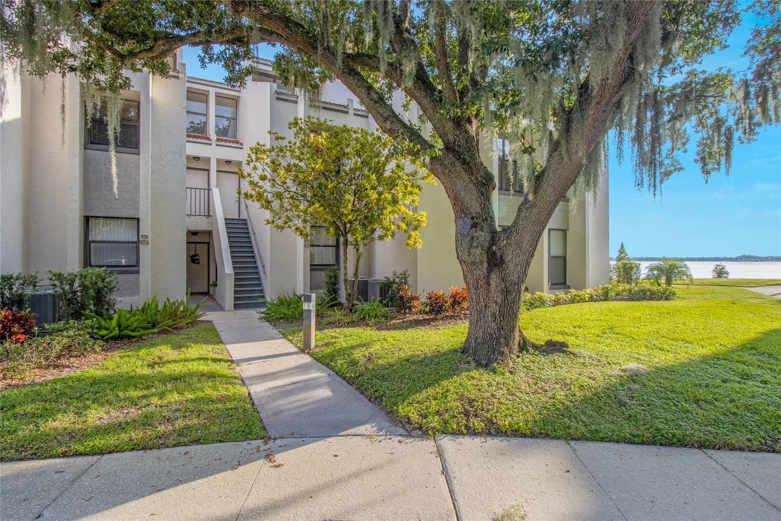 410 LAUREL COVE