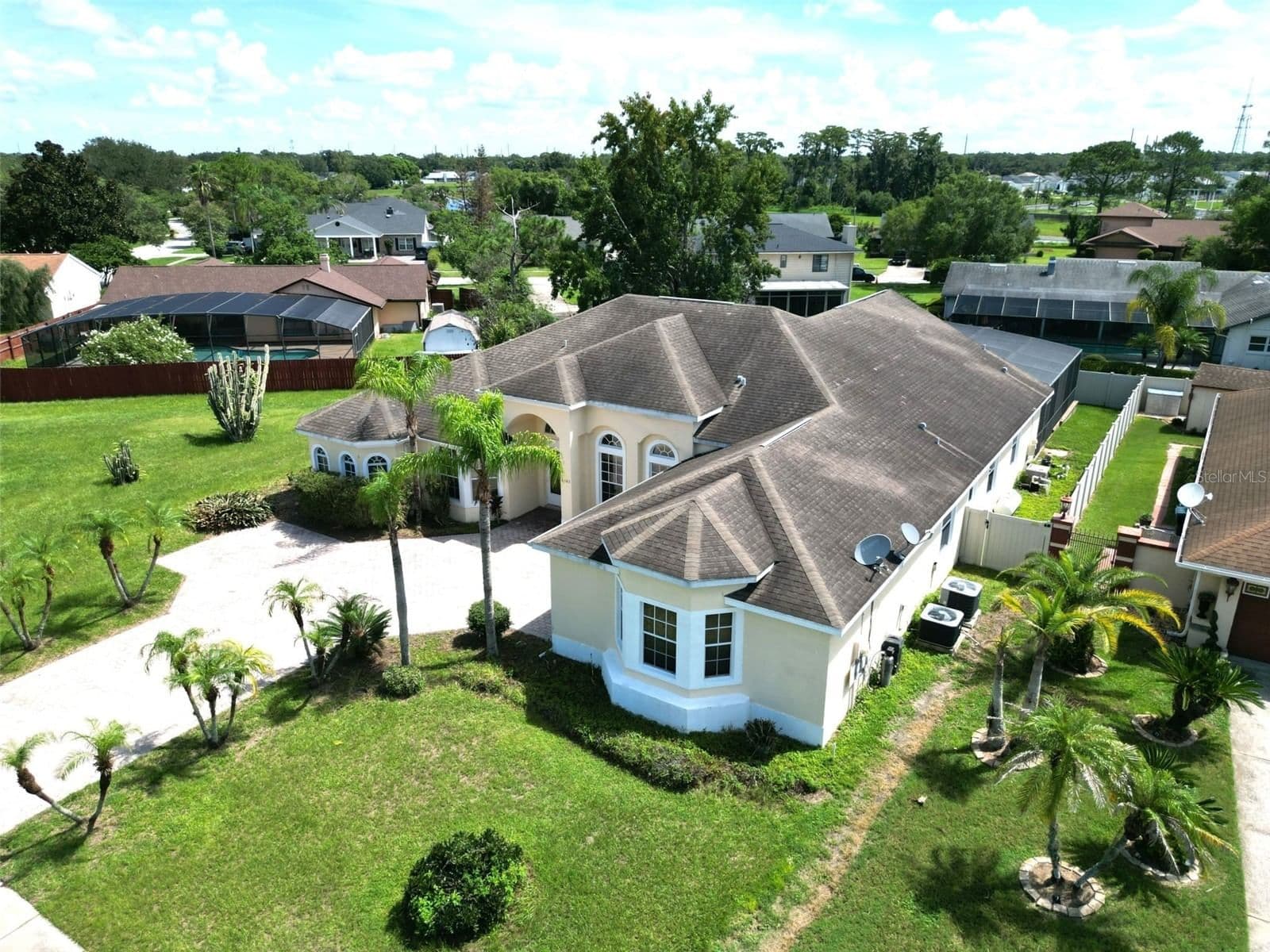 Photo 4 of 1603 RIO COVE