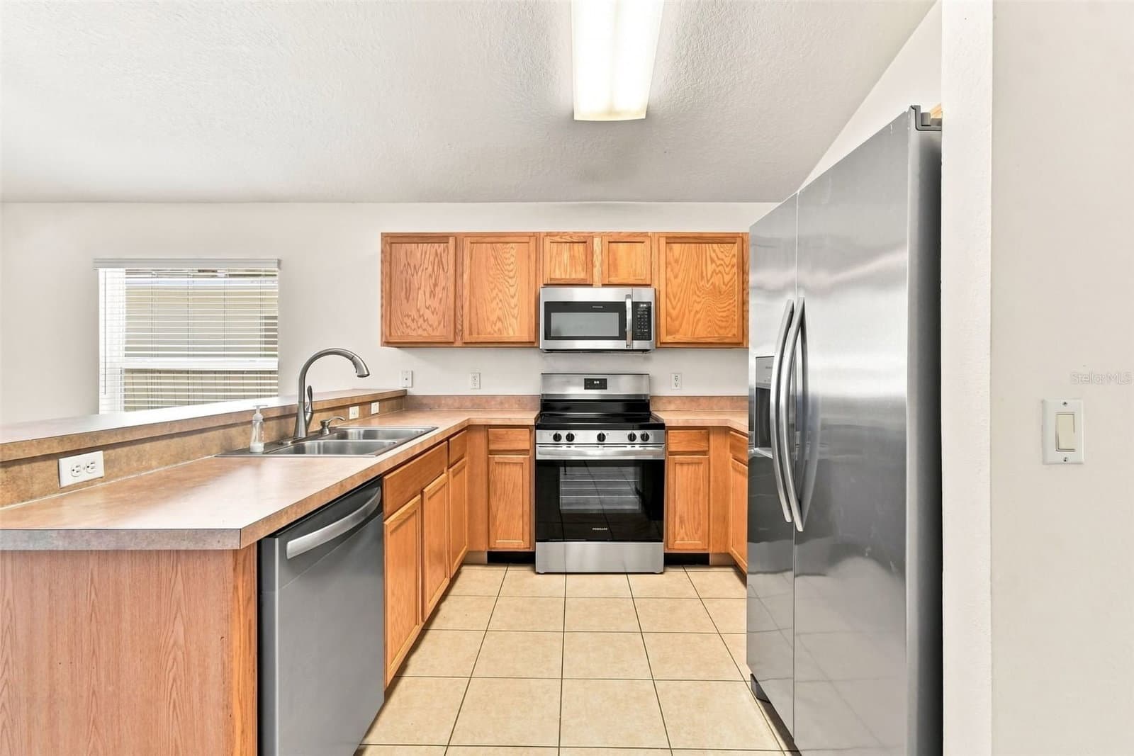 Photo 4 of 1174 BEECH GROVE