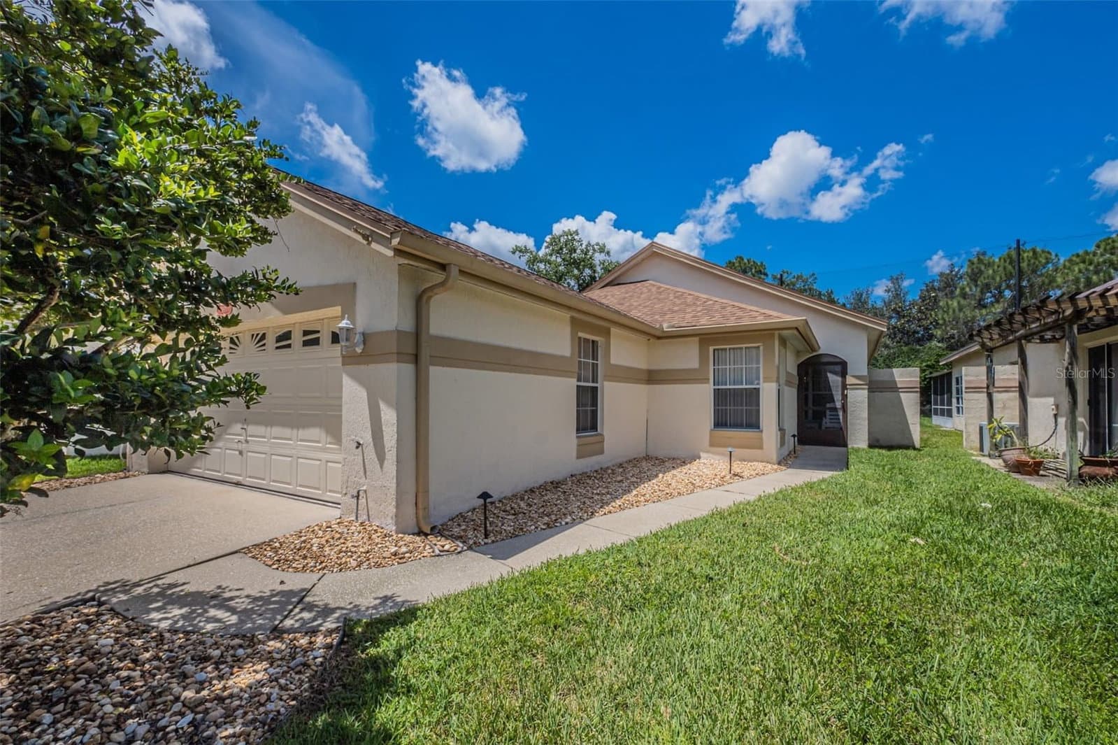 11624 PEACH GROVE