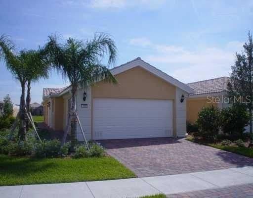 11824 DELFINA, Orlando, FL