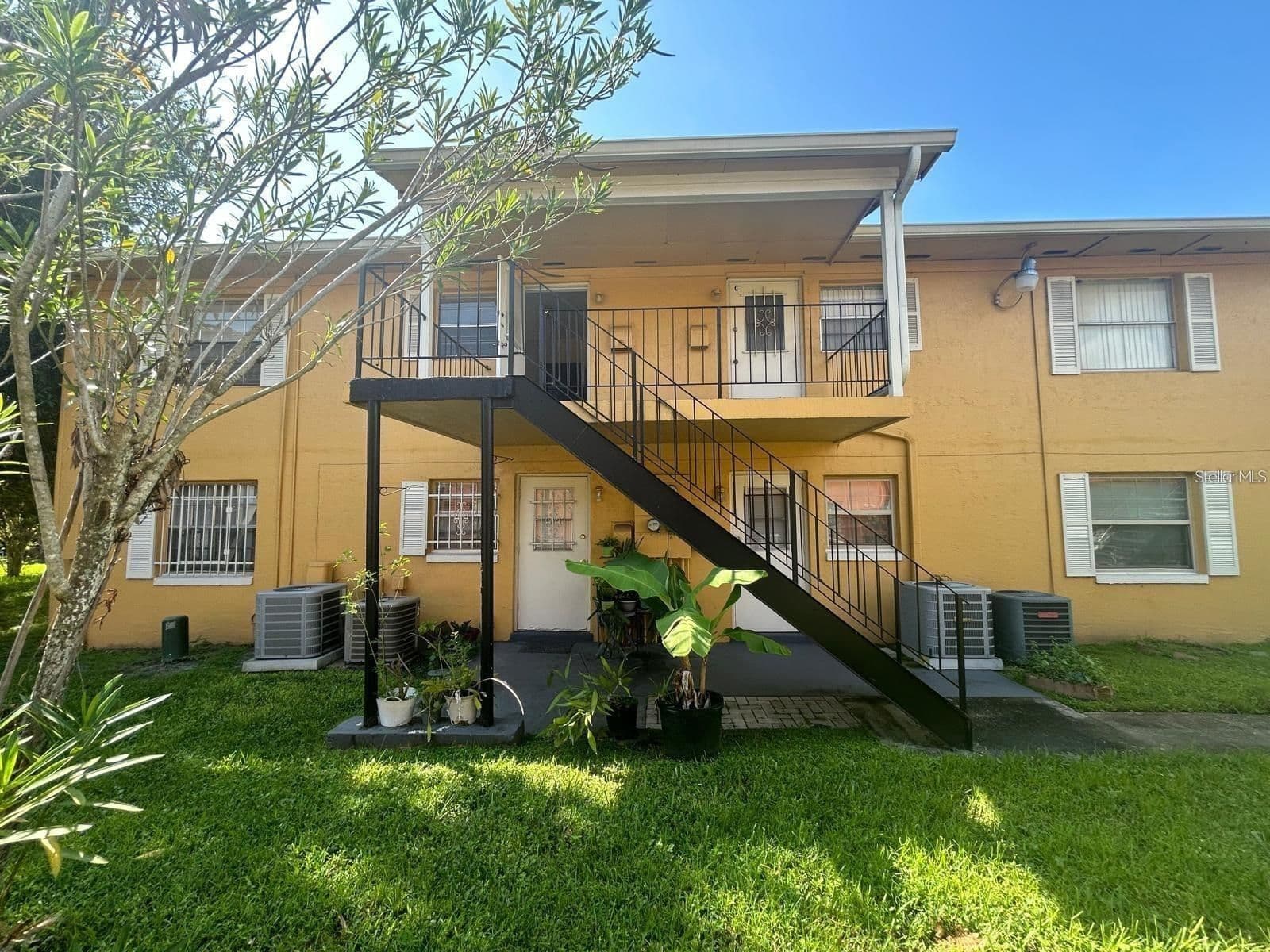 1627 OAK RIDGE