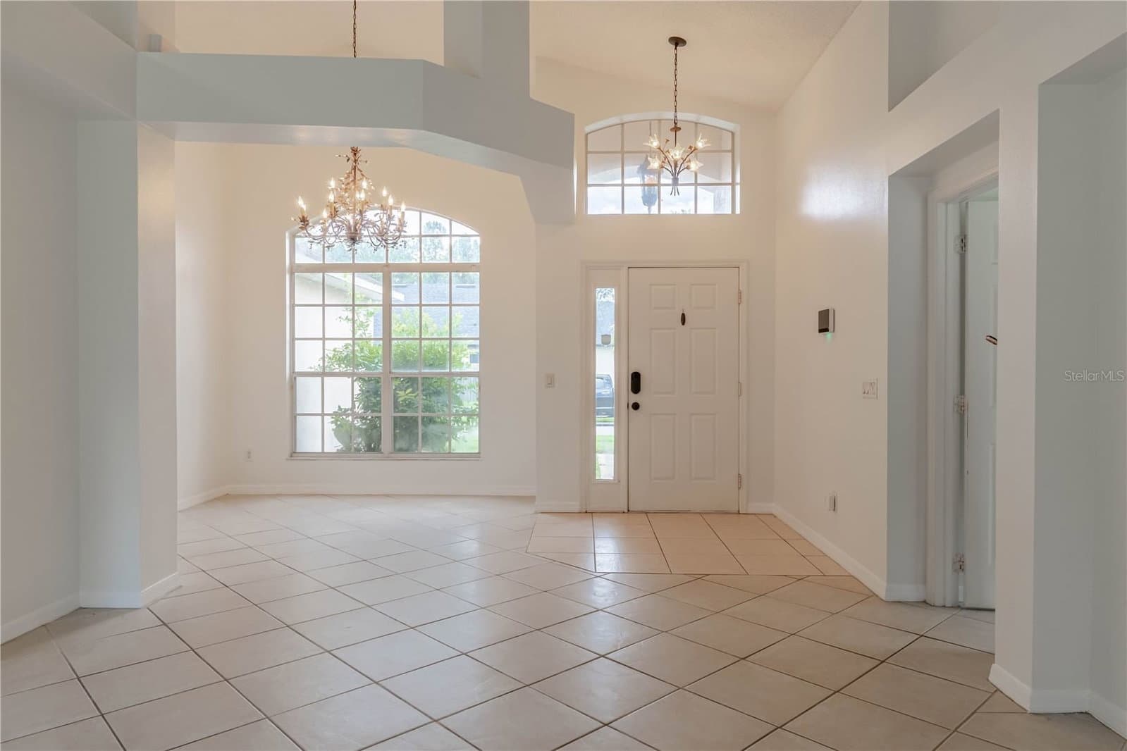 Photo 4 of 14339 VIBURNUM LN