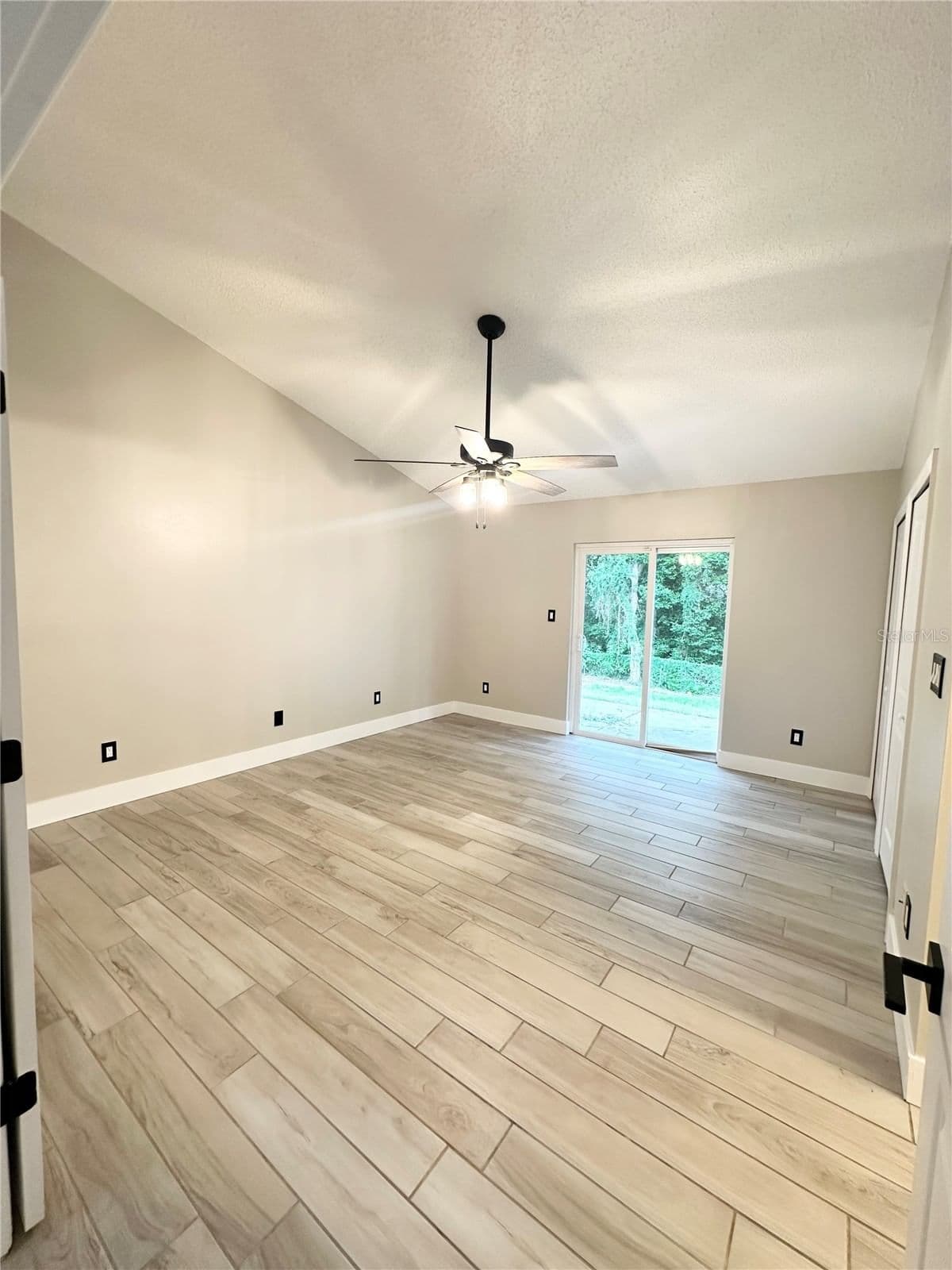 5915 GROVELINE