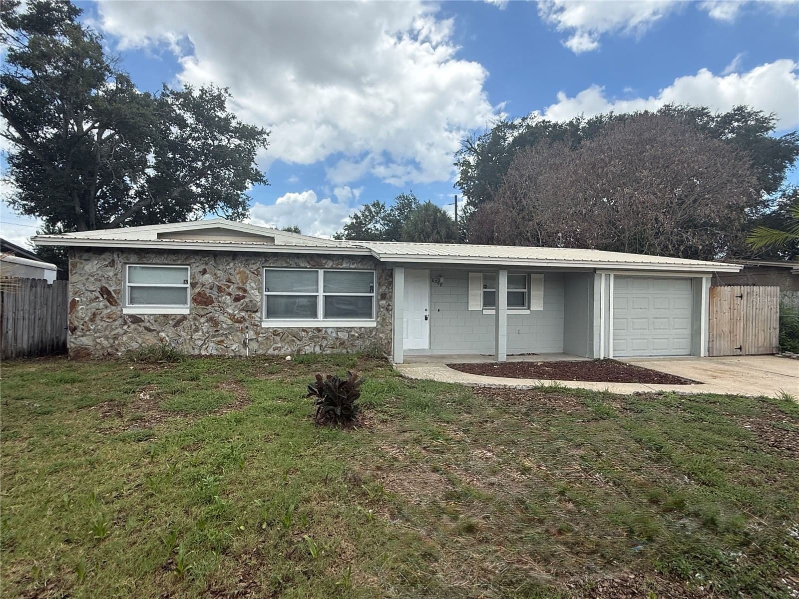 6308 RAVINNIA