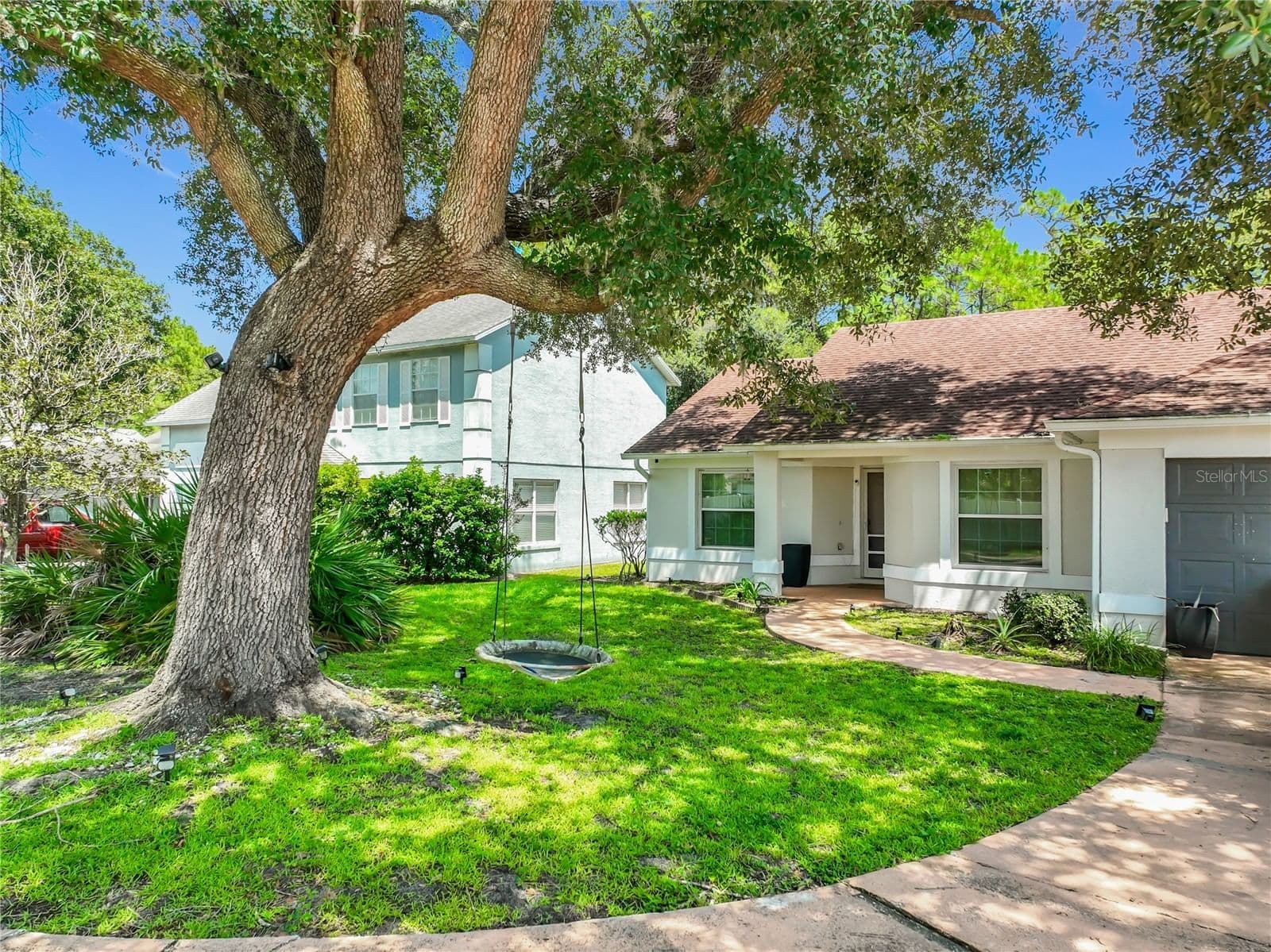 1211 FLOWERS POINTE