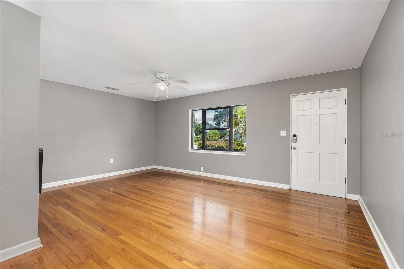 Photo 5 of 1103 BRIERCLIFF