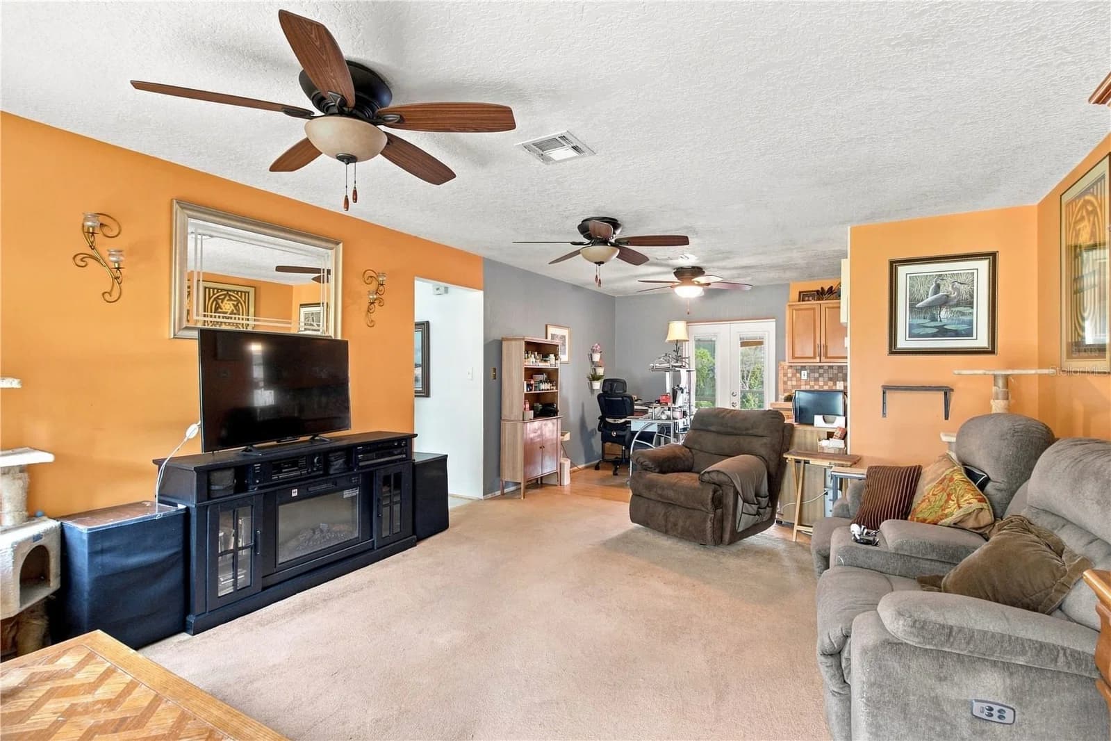 Photo 4 of 7723 AVONWOOD