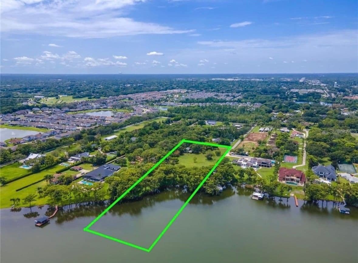 1133 BELLA LAGO