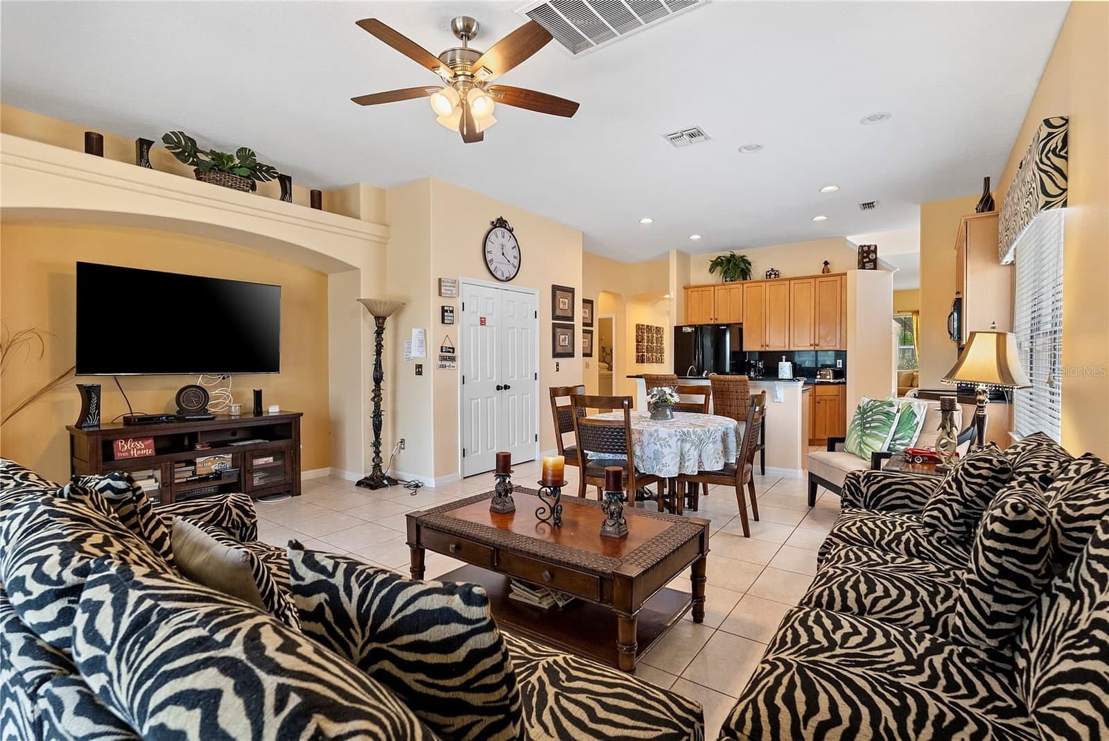 358 LAKE DAVENPORT