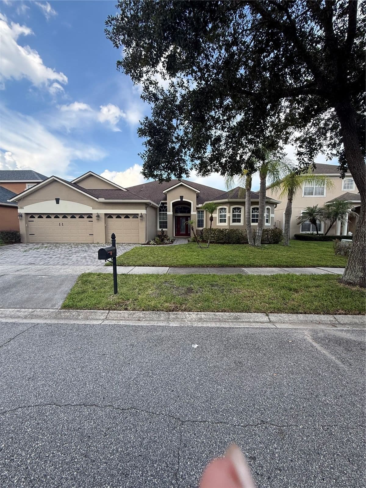 3149 CURVING OAKS