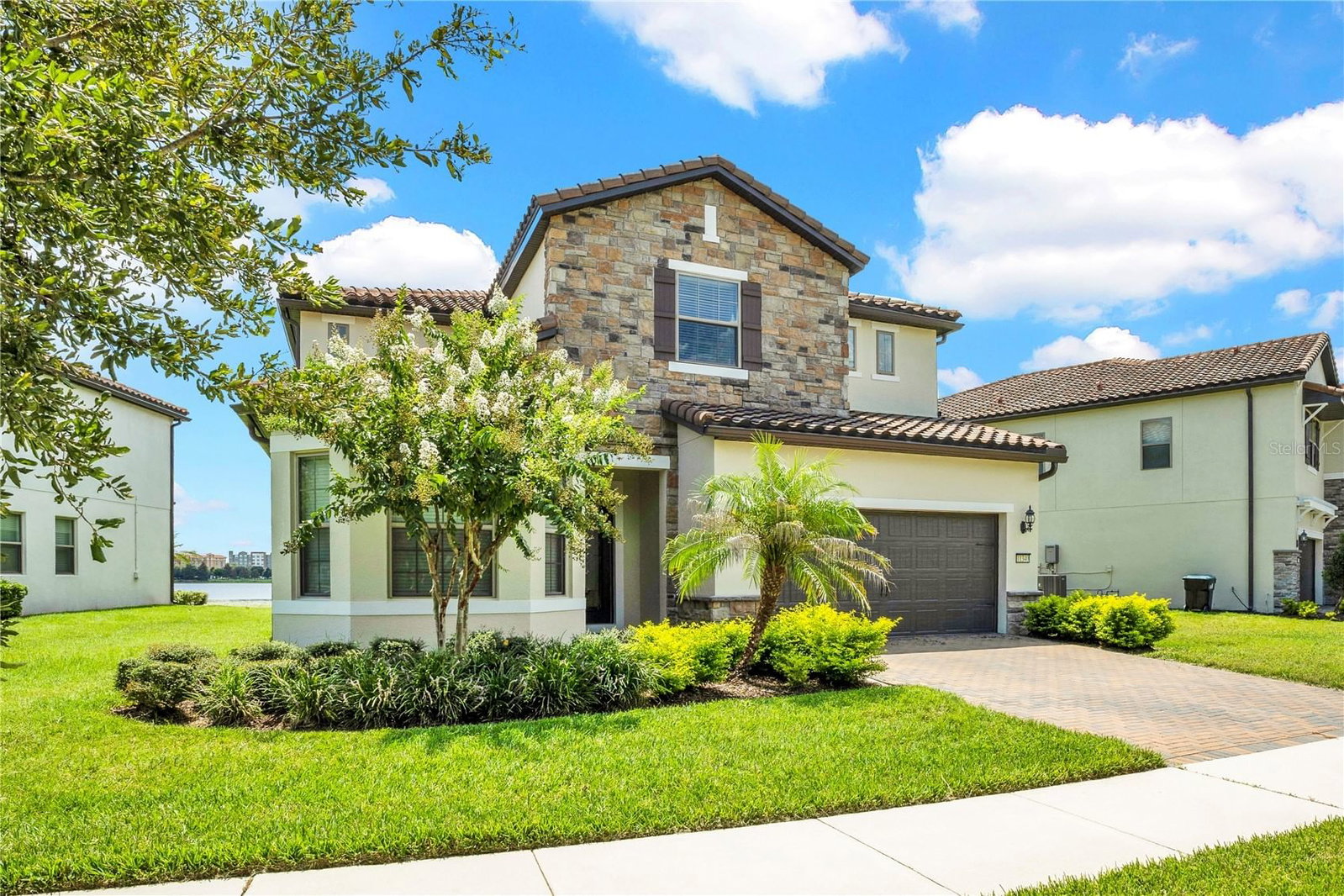 11340 LEMON LAKE