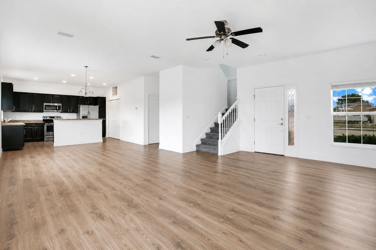 1370 SALISBURY