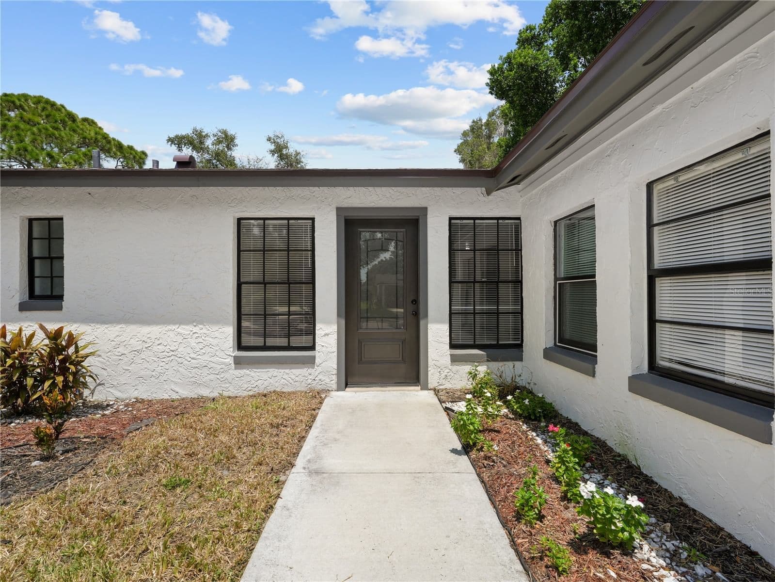 2181 LINDEN